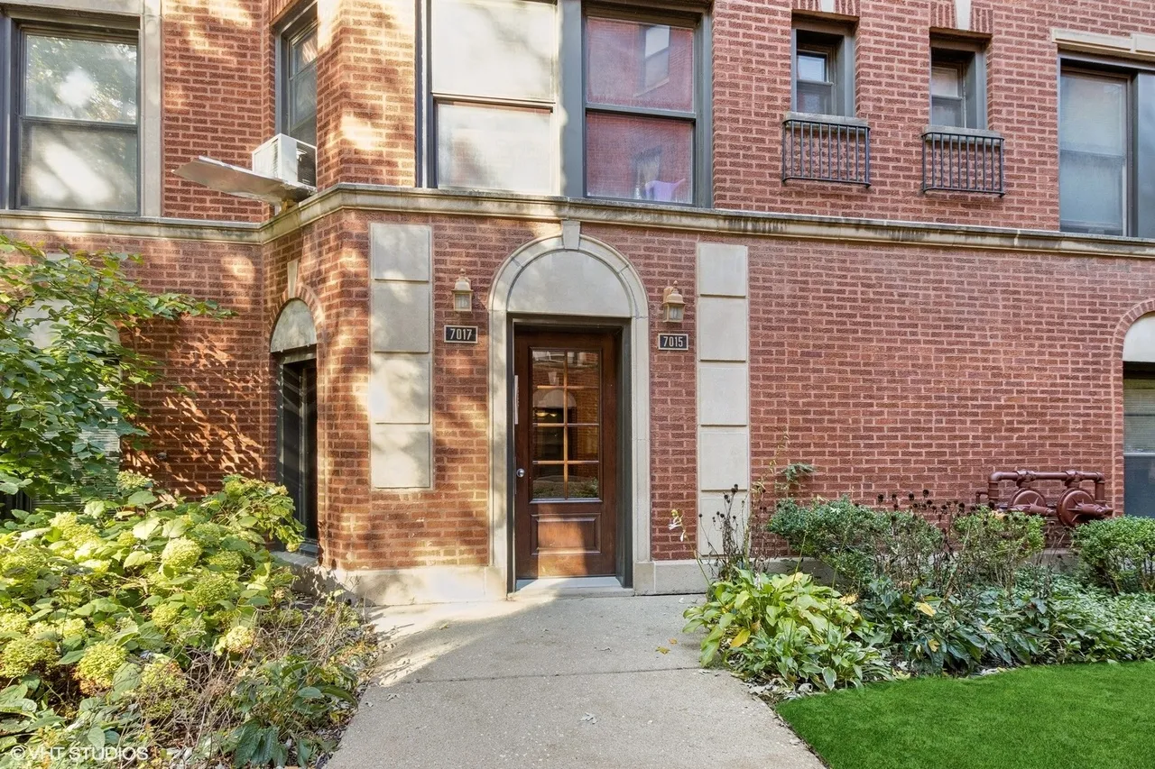 7015 N Wolcott Ave   60626 60626-unit#2-Chicago-IL