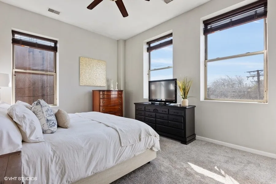 1350 W Fullerton Ave 60614 60614-unit#302-Chicago-IL