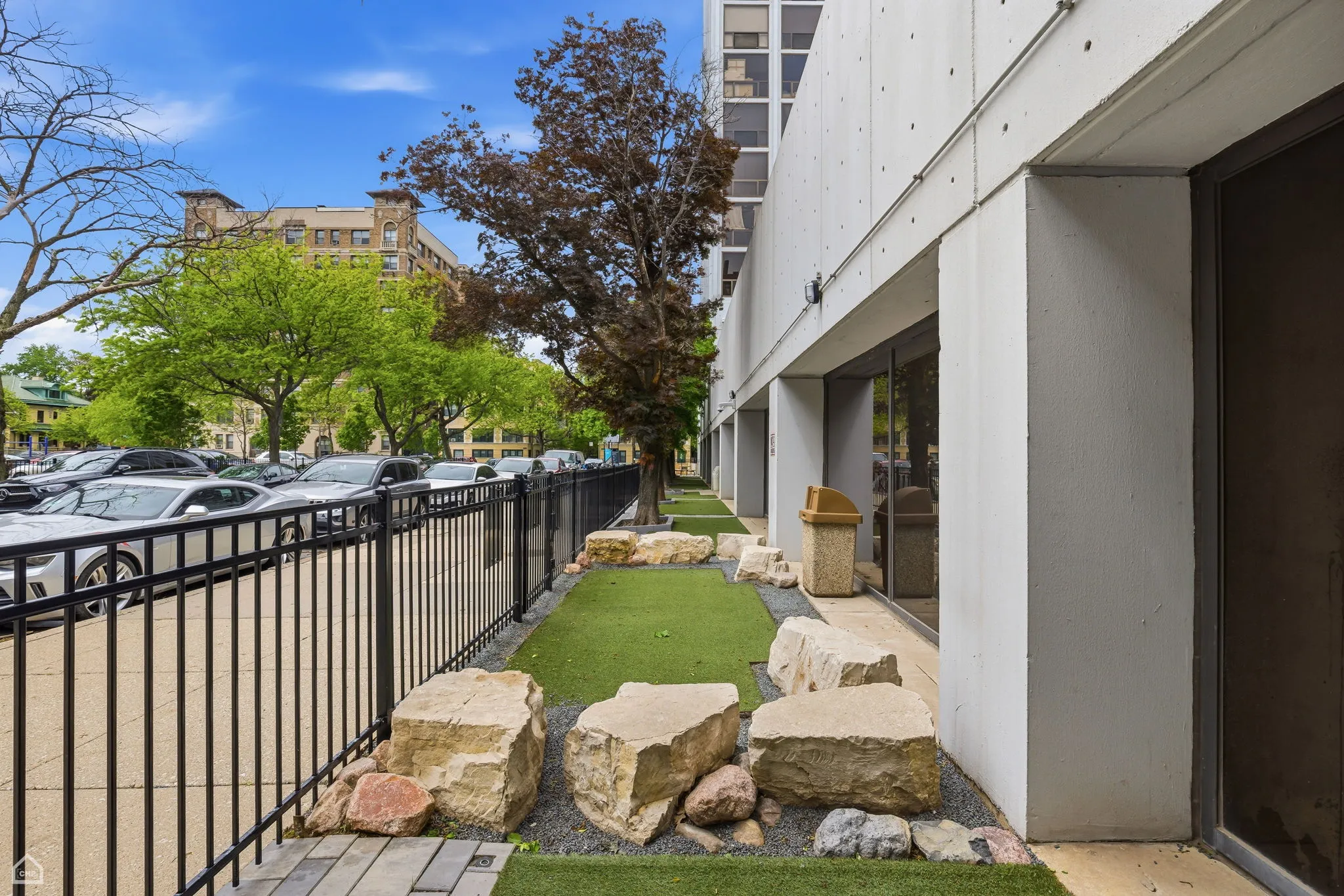 4343 N Clarendon Ave   60613 60613-unit#1812-Chicago-IL