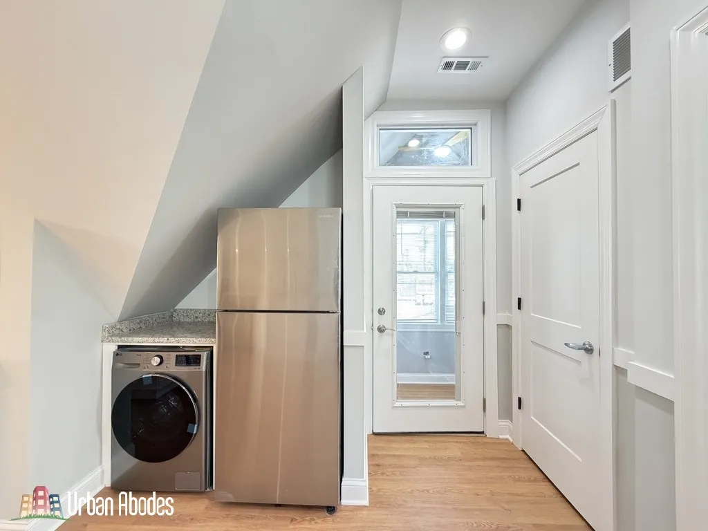 1721 W Nelson St   60657 60657-unit#3 Coach-Chicago-IL