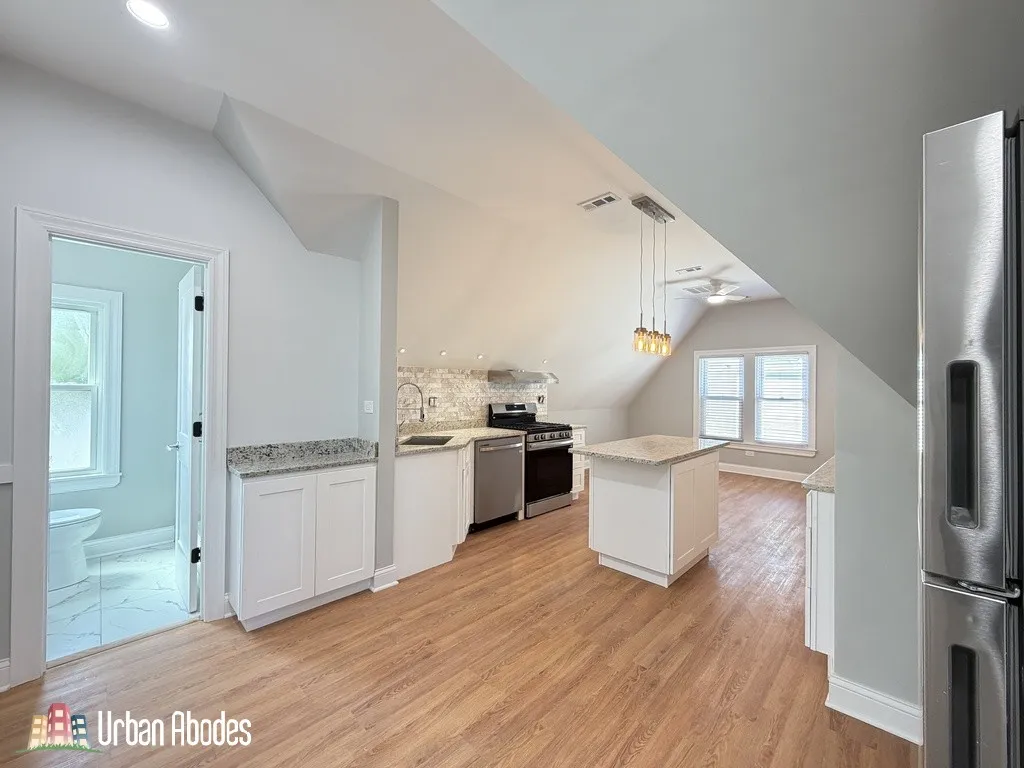 1721 W Nelson St   60657 60657-unit#3 Coach-Chicago-IL
