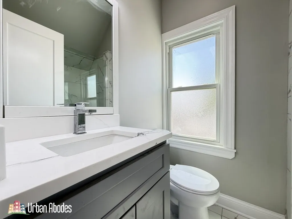 1721 W Nelson St   60657 60657-unit#3 Coach-Chicago-IL