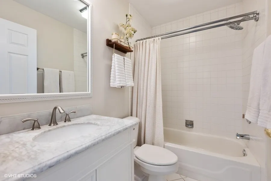 1350 W Fullerton Ave 60614 60614-unit#302-Chicago-IL