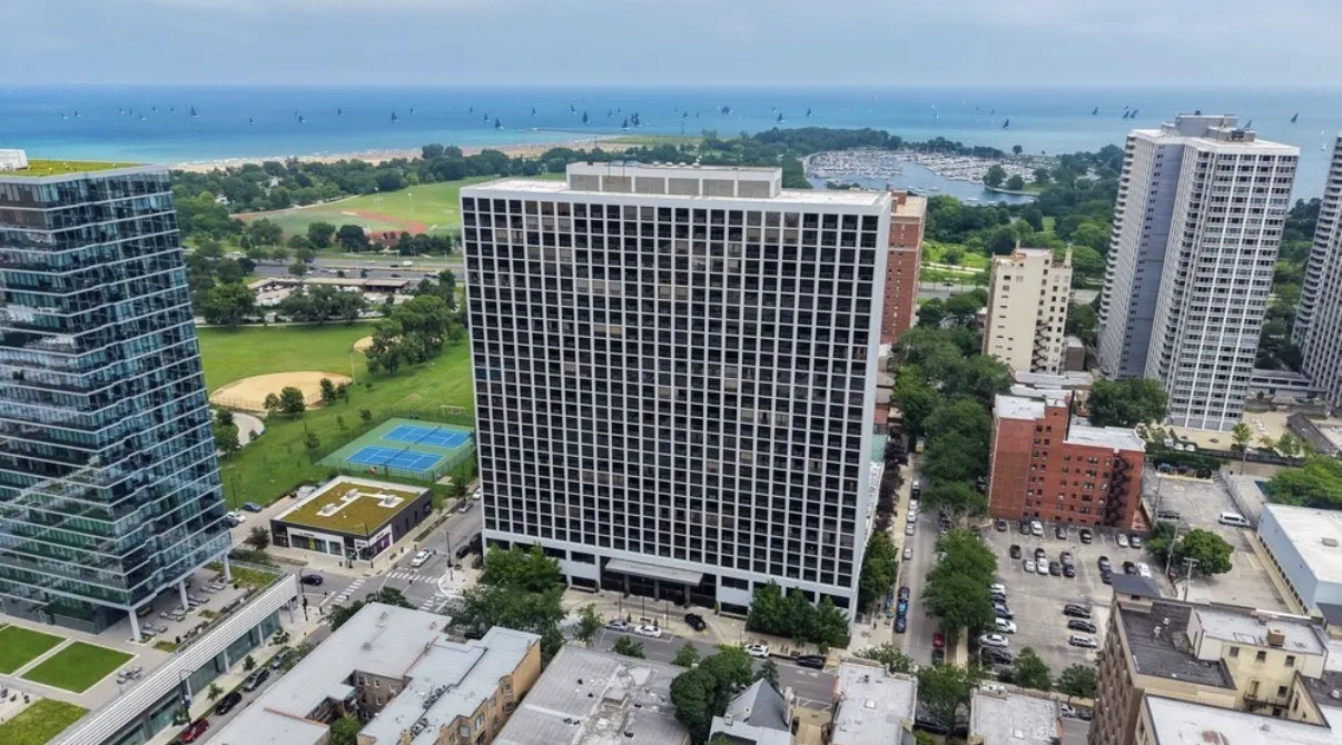 4343 N Clarendon Ave   60613 60613-unit#1812-Chicago-IL