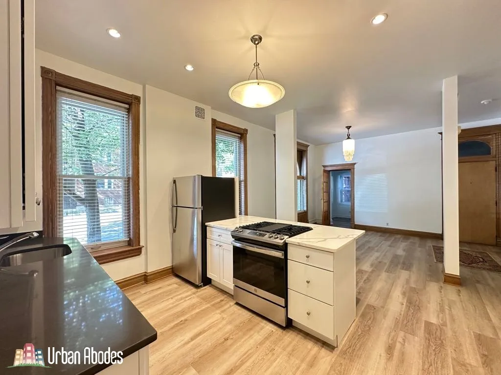 3559 N Ashland Ave   60657 60657-unit#1RA-Chicago-IL