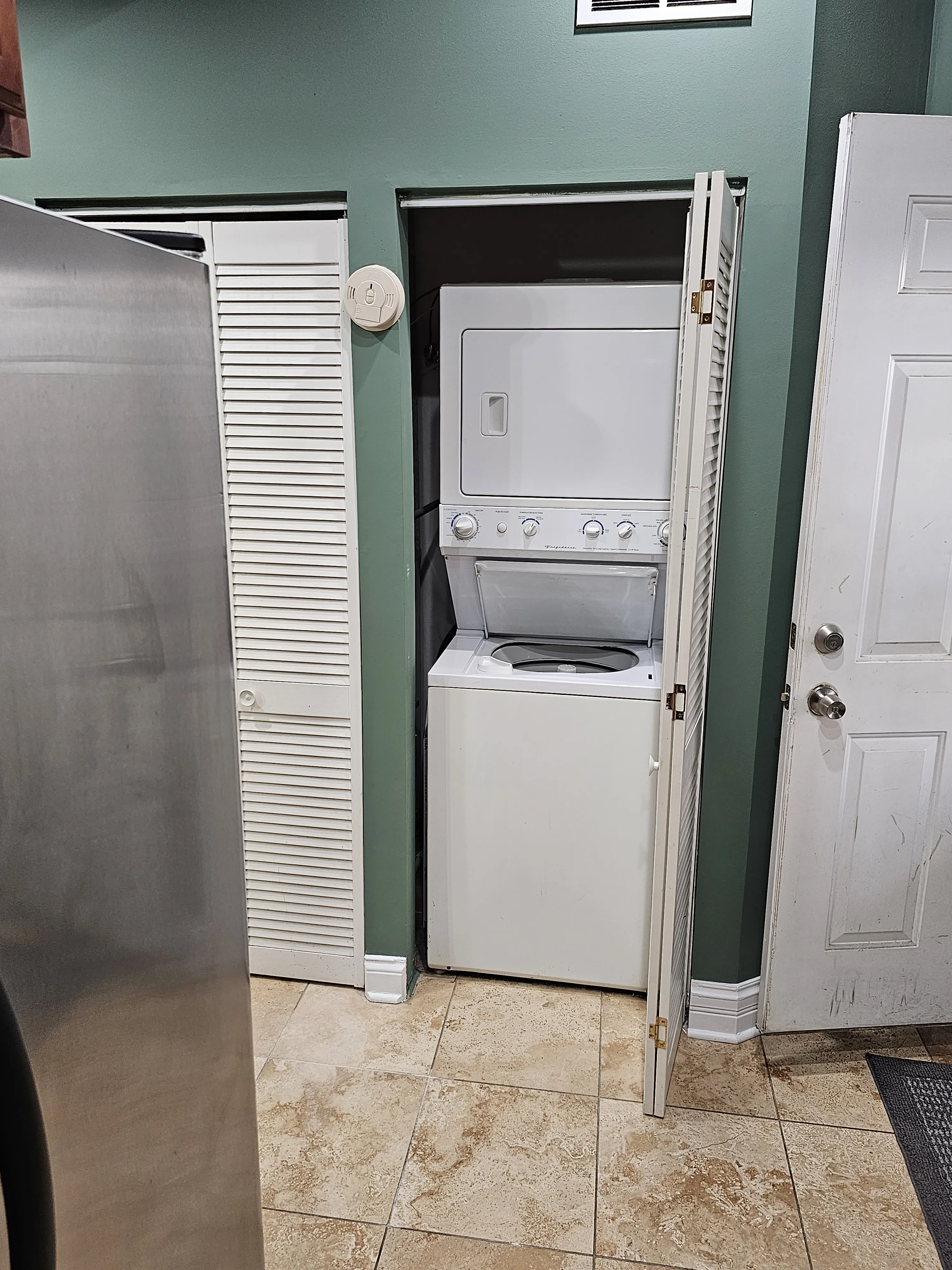 6148 N Ravenswood Ave   60660 60660-unit#A-Chicago-IL