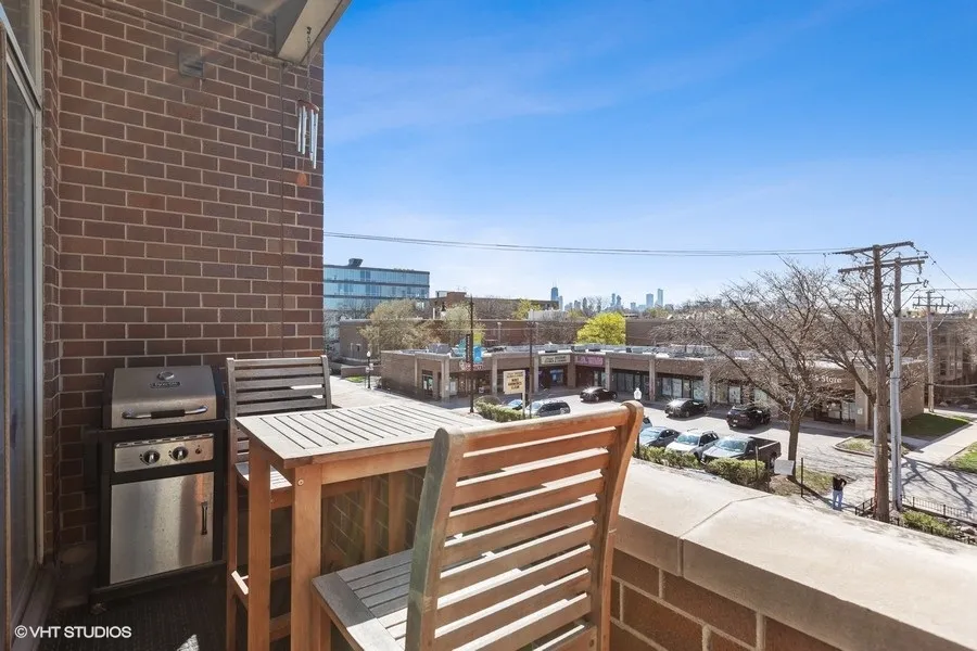 1350 W Fullerton Ave 60614 60614-unit#302-Chicago-IL