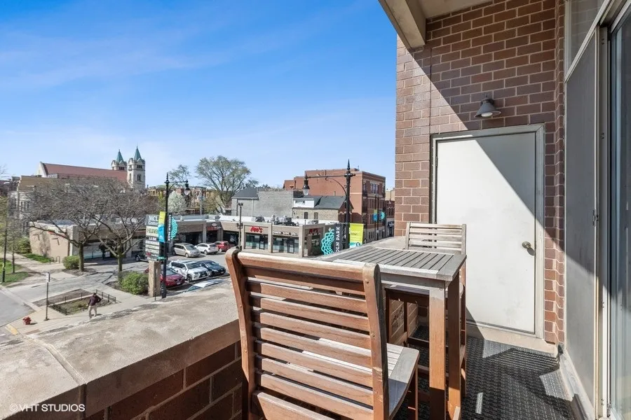 1350 W Fullerton Ave 60614 60614-unit#302-Chicago-IL