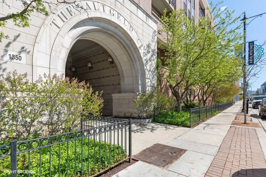 1350 W Fullerton Ave 60614 60614-unit#302-Chicago-IL
