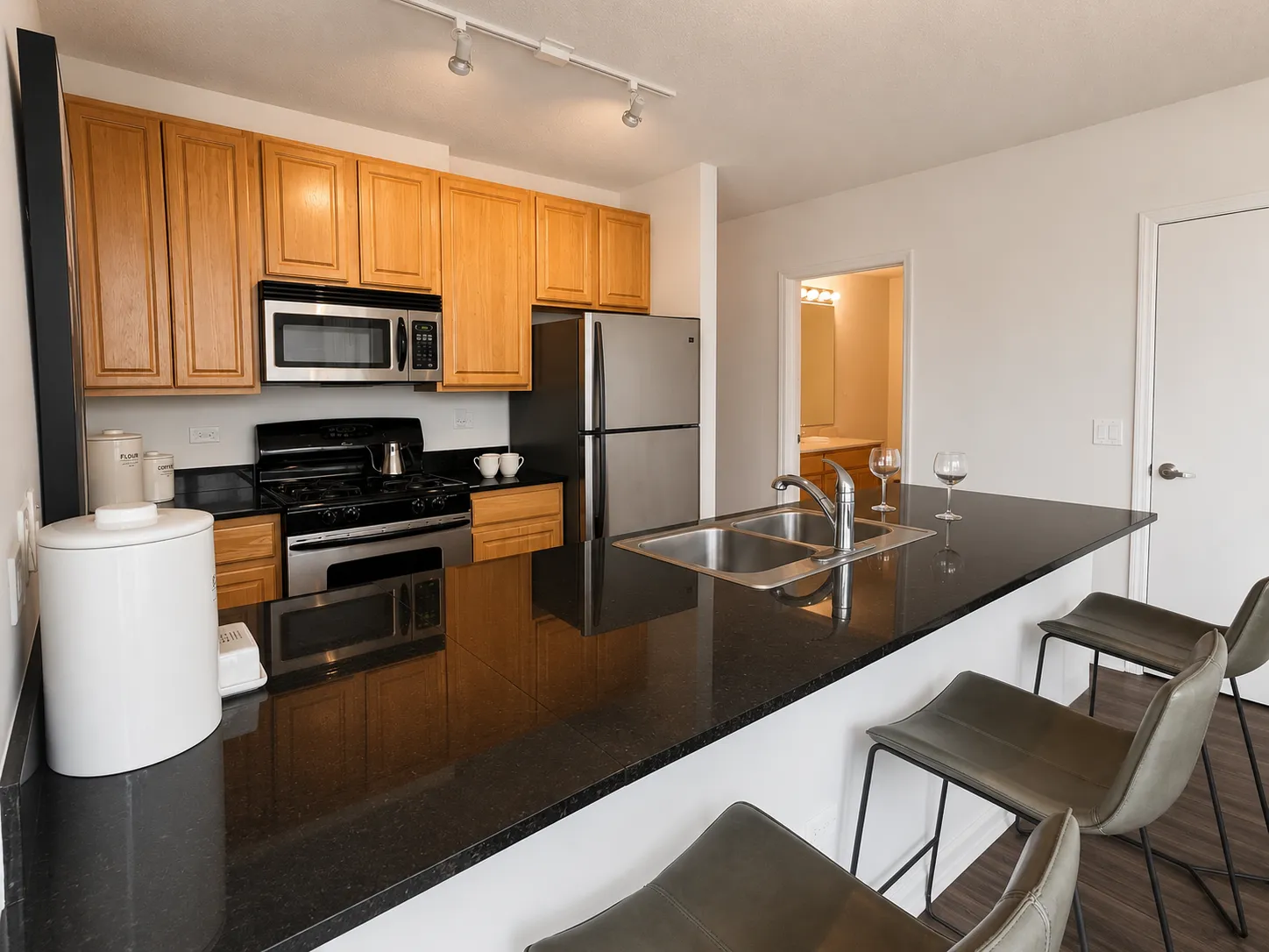 353 N Desplaines St 60661 60661-unit#1009-Chicago-IL