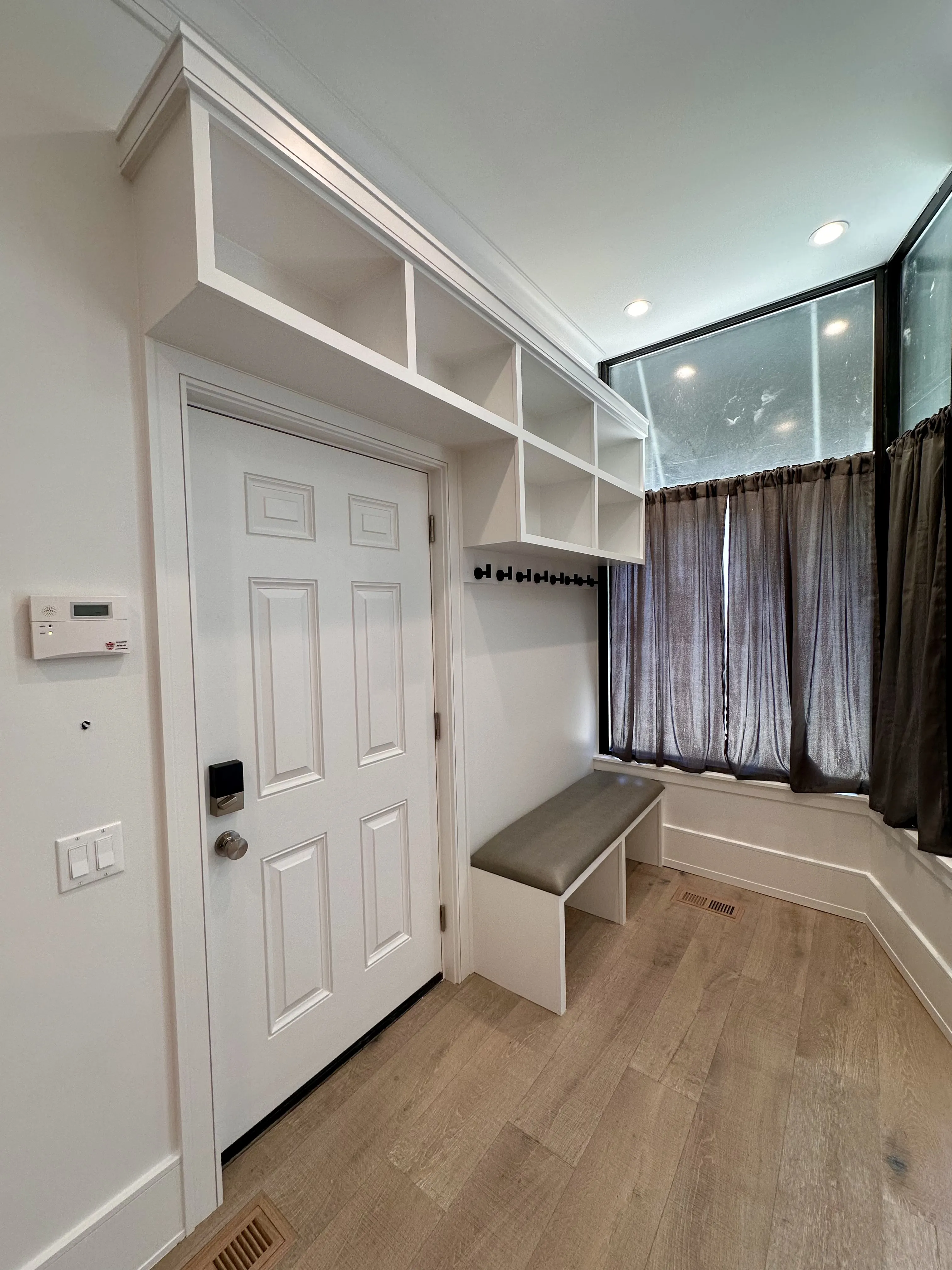 2950 N Sheffield Ave   60657 60657-unit#1F-Chicago-IL