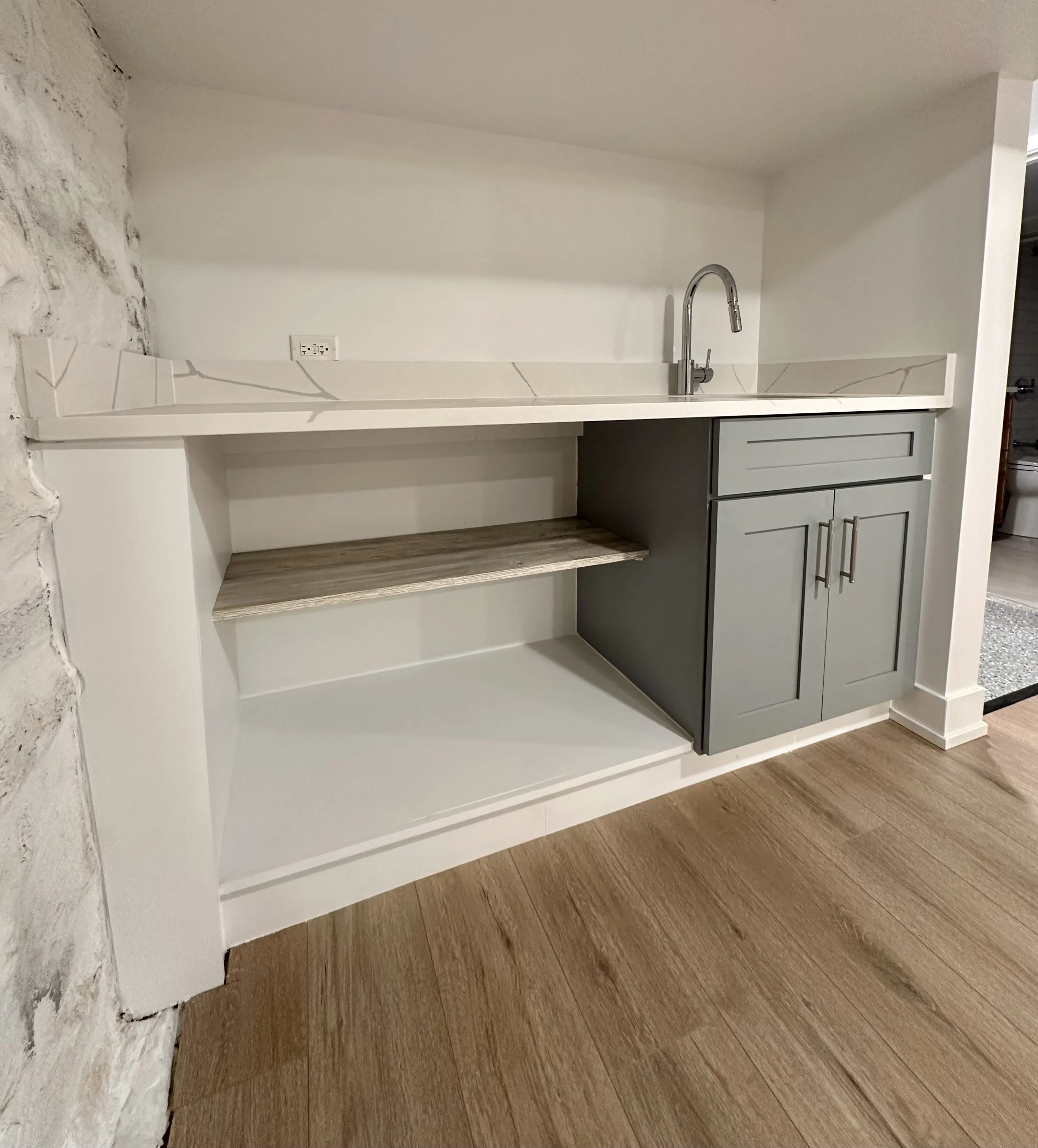 2950 N Sheffield Ave   60657 60657-unit#1F-Chicago-IL
