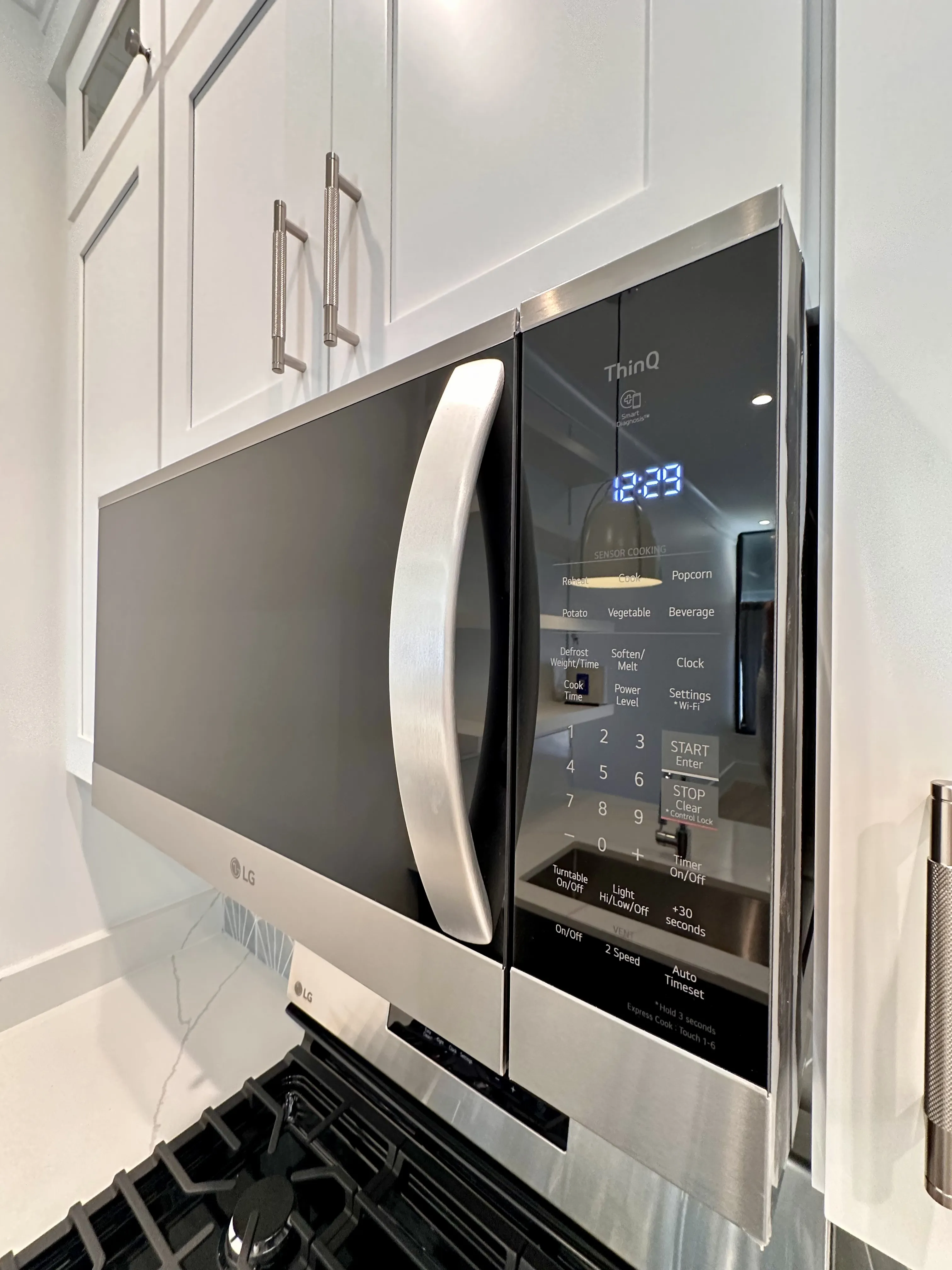 2950 N Sheffield Ave   60657 60657-unit#1F-Chicago-IL
