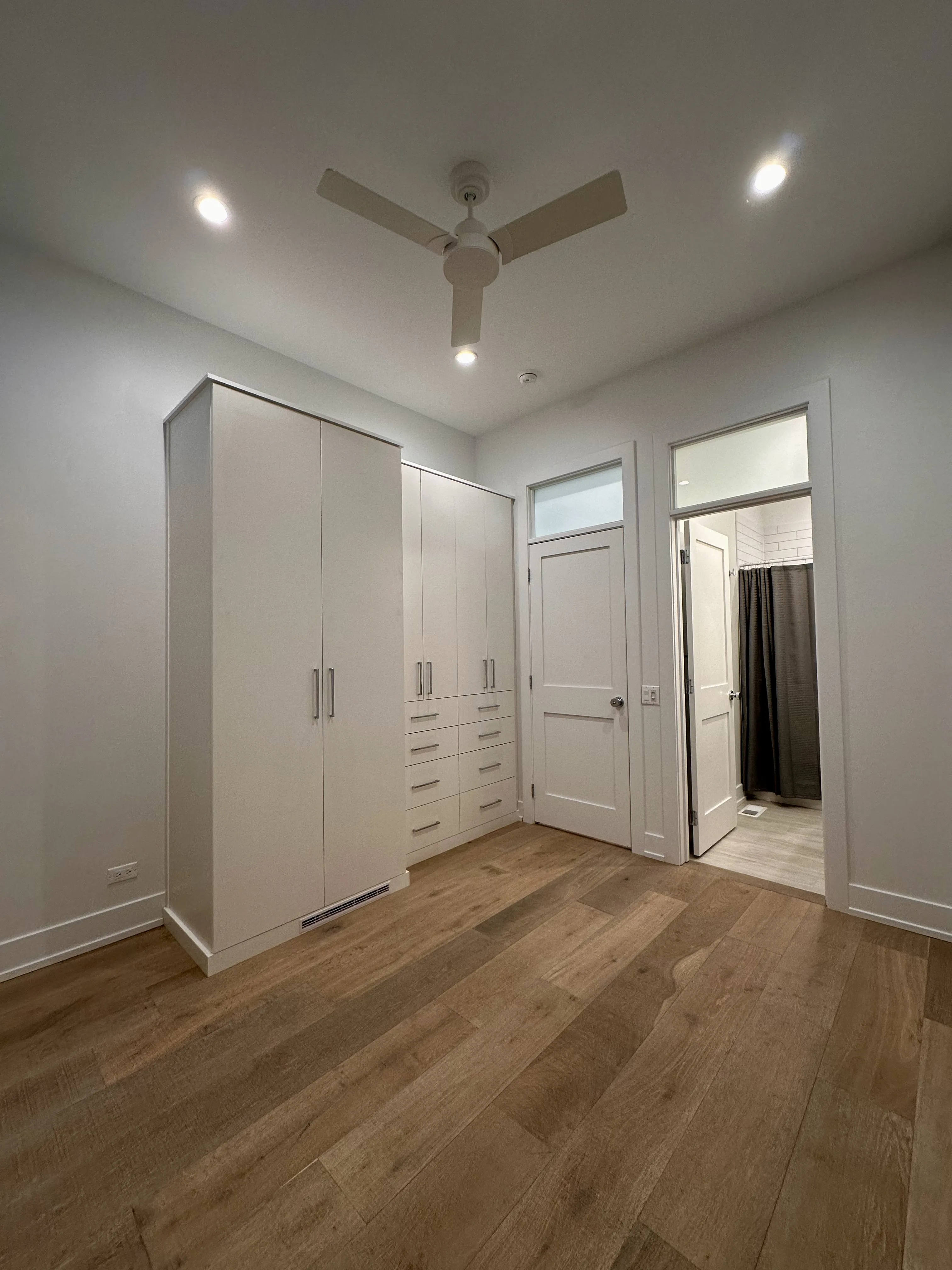 2950 N Sheffield Ave   60657 60657-unit#1F-Chicago-IL