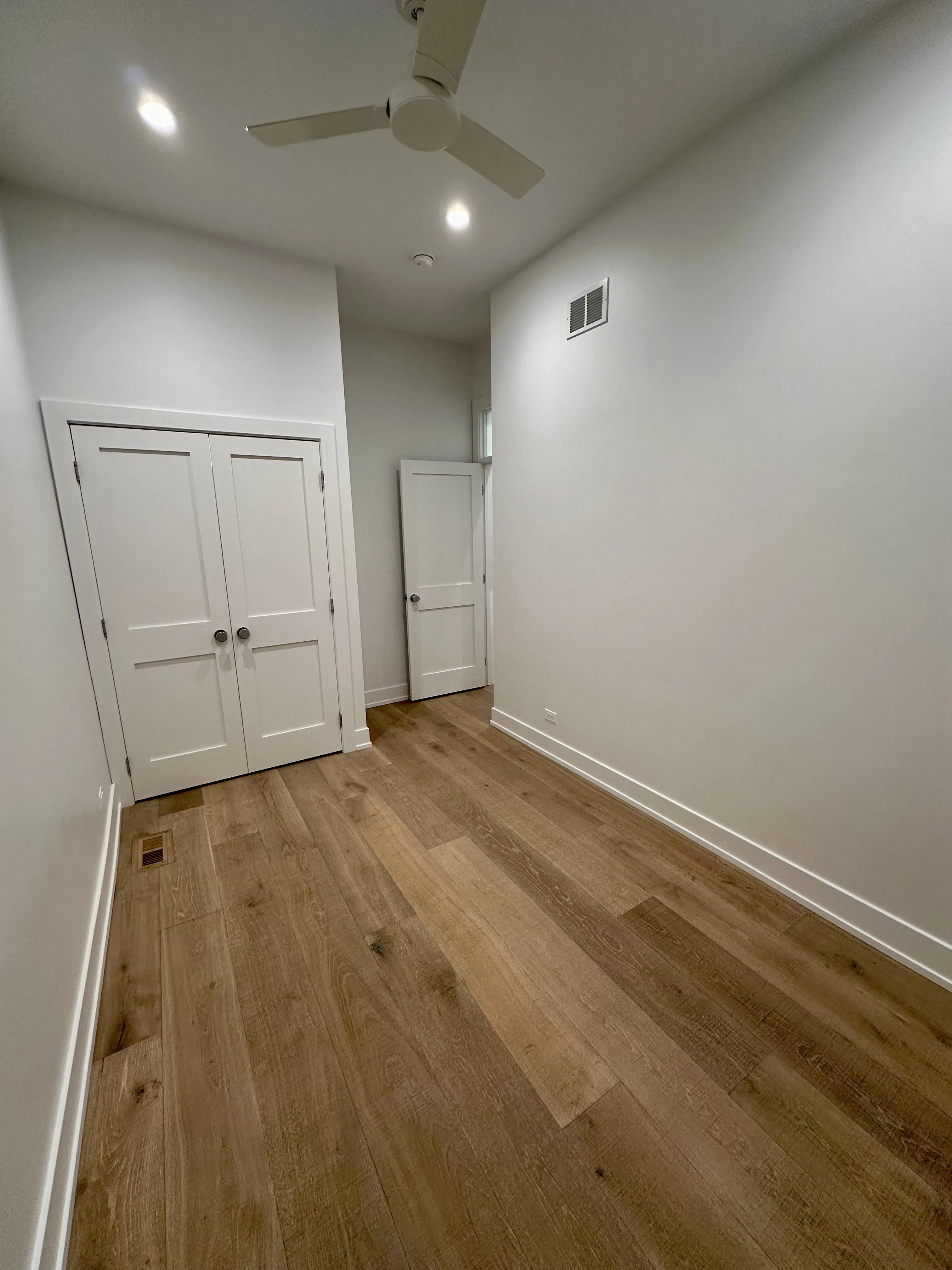 2950 N Sheffield Ave   60657 60657-unit#1F-Chicago-IL