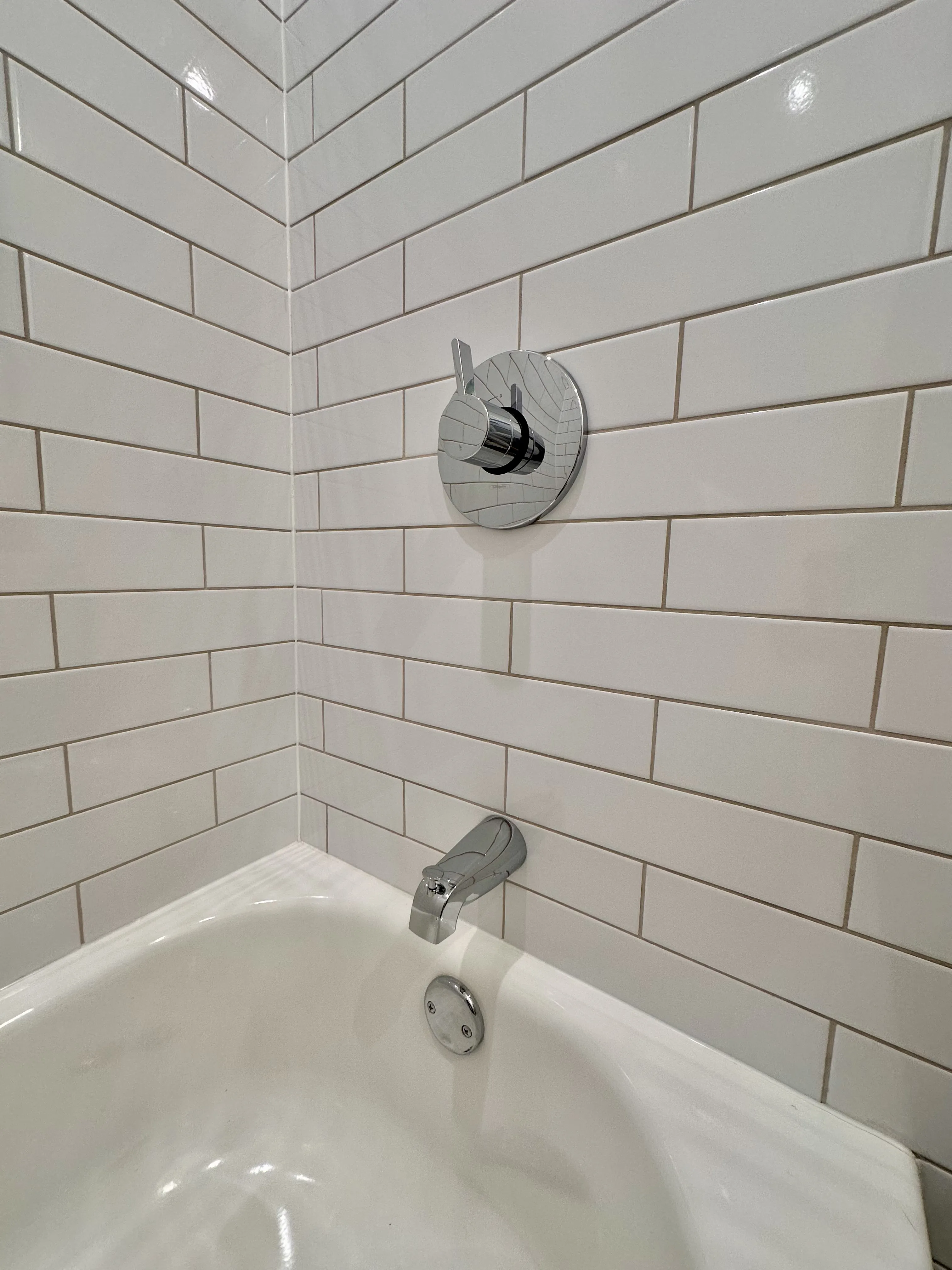 2950 N Sheffield Ave   60657 60657-unit#1F-Chicago-IL