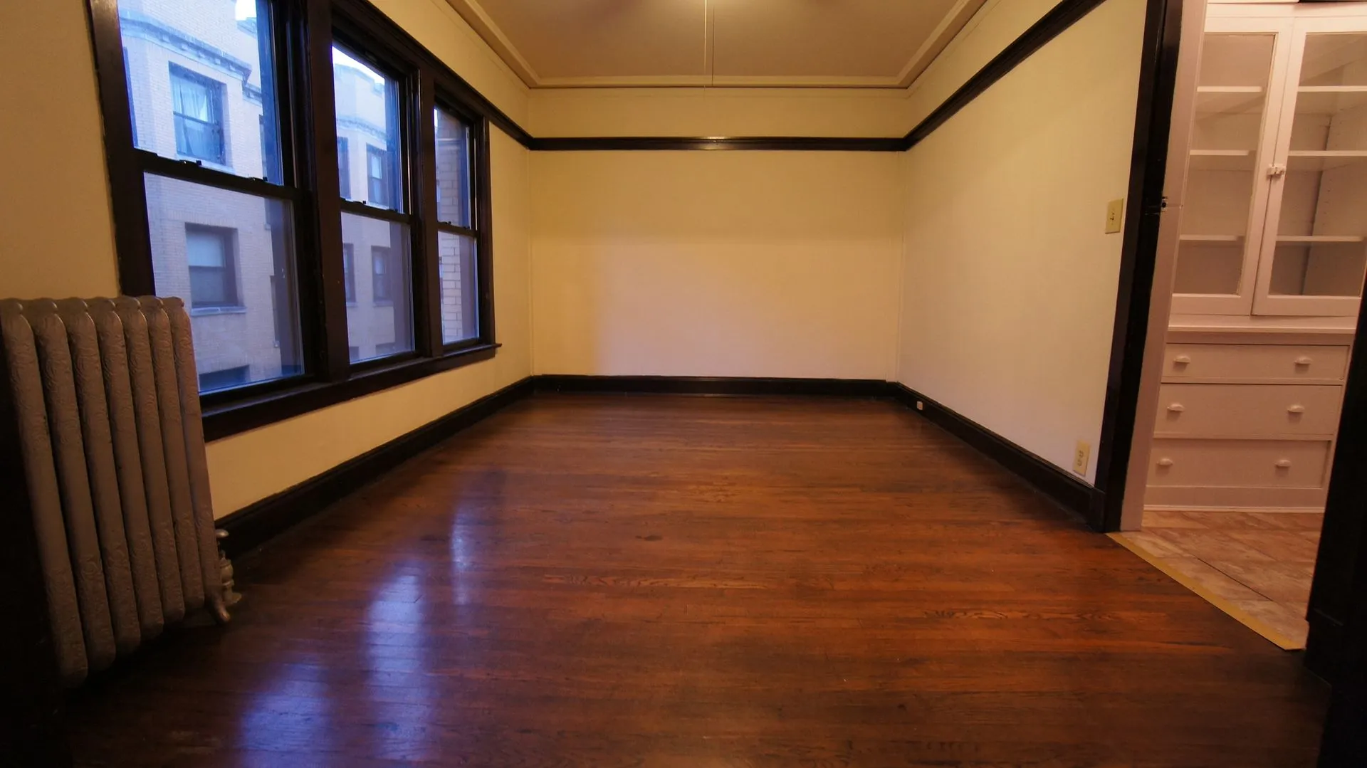 2418 N Sawyer Ave   60647 60647-unit#1W-Chicago-IL