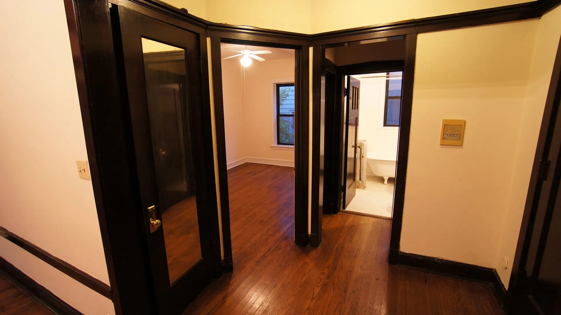 2418 N Sawyer Ave   60647 60647-unit#1W-Chicago-IL