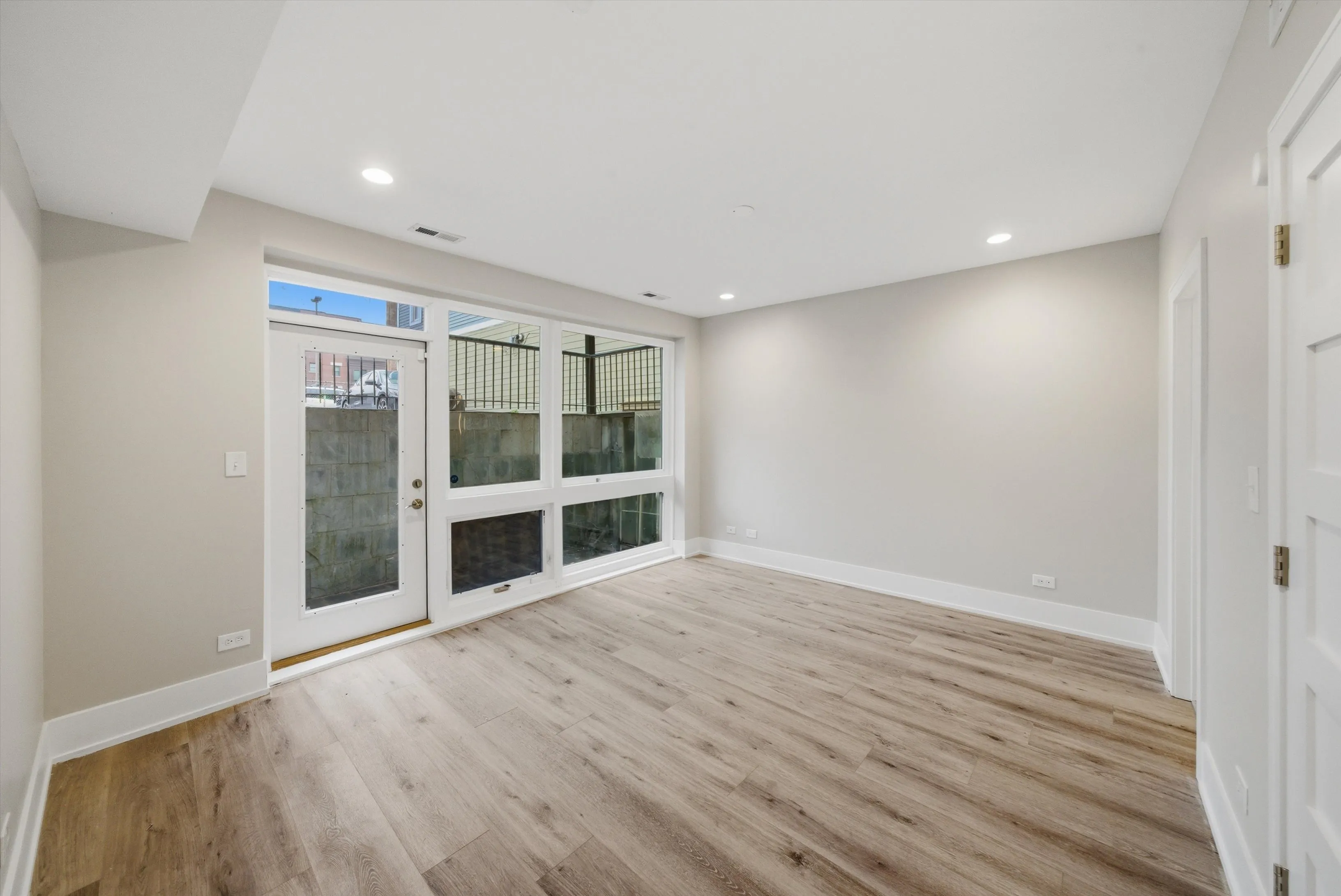 308 W Evergreen Ave 60610 60610-unit#1R-Chicago-IL
