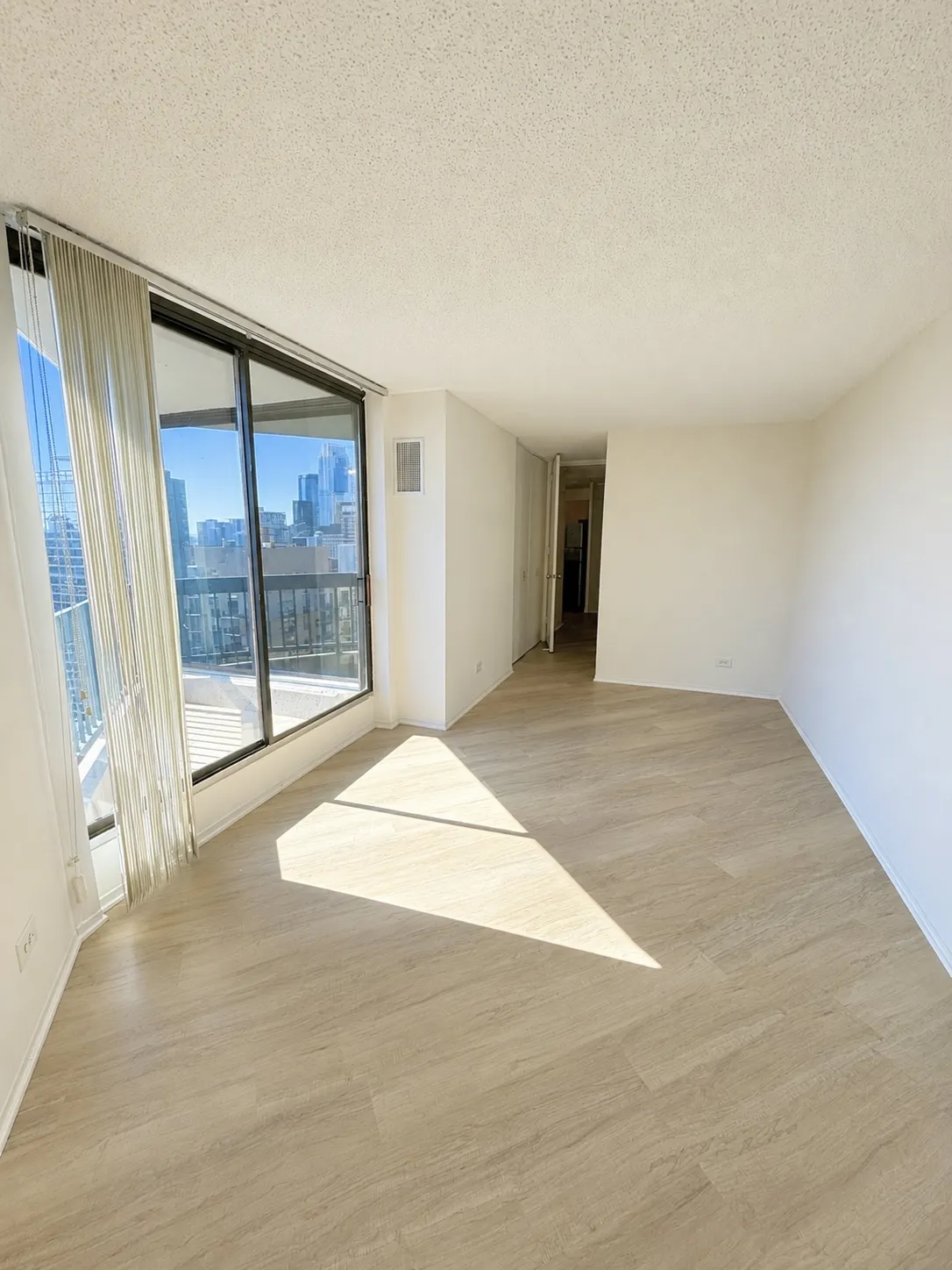 750 N Dearborn St   60654 60654-unit#405-Chicago-IL