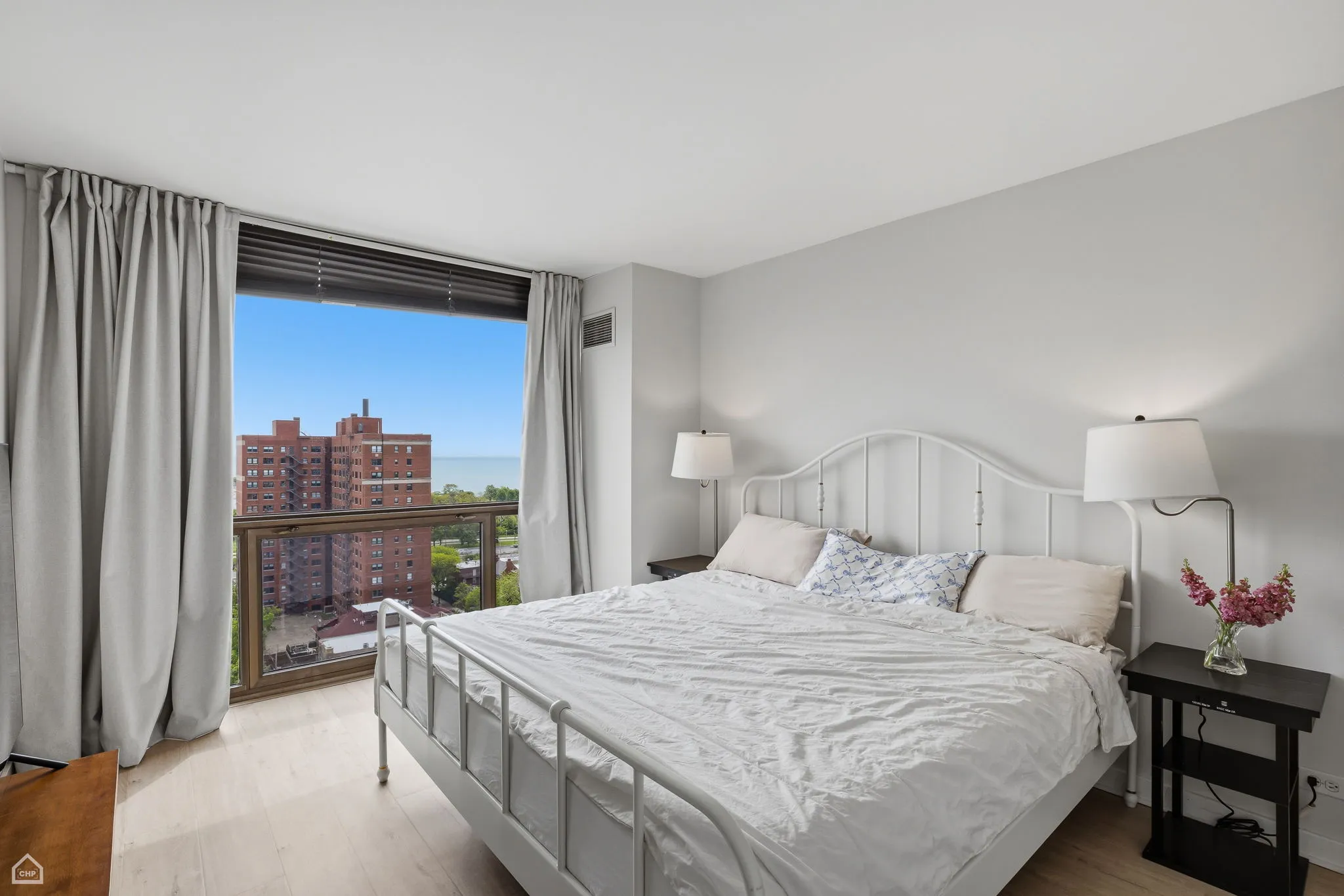 4343 N Clarendon Ave   60613 60613-unit#1812-Chicago-IL