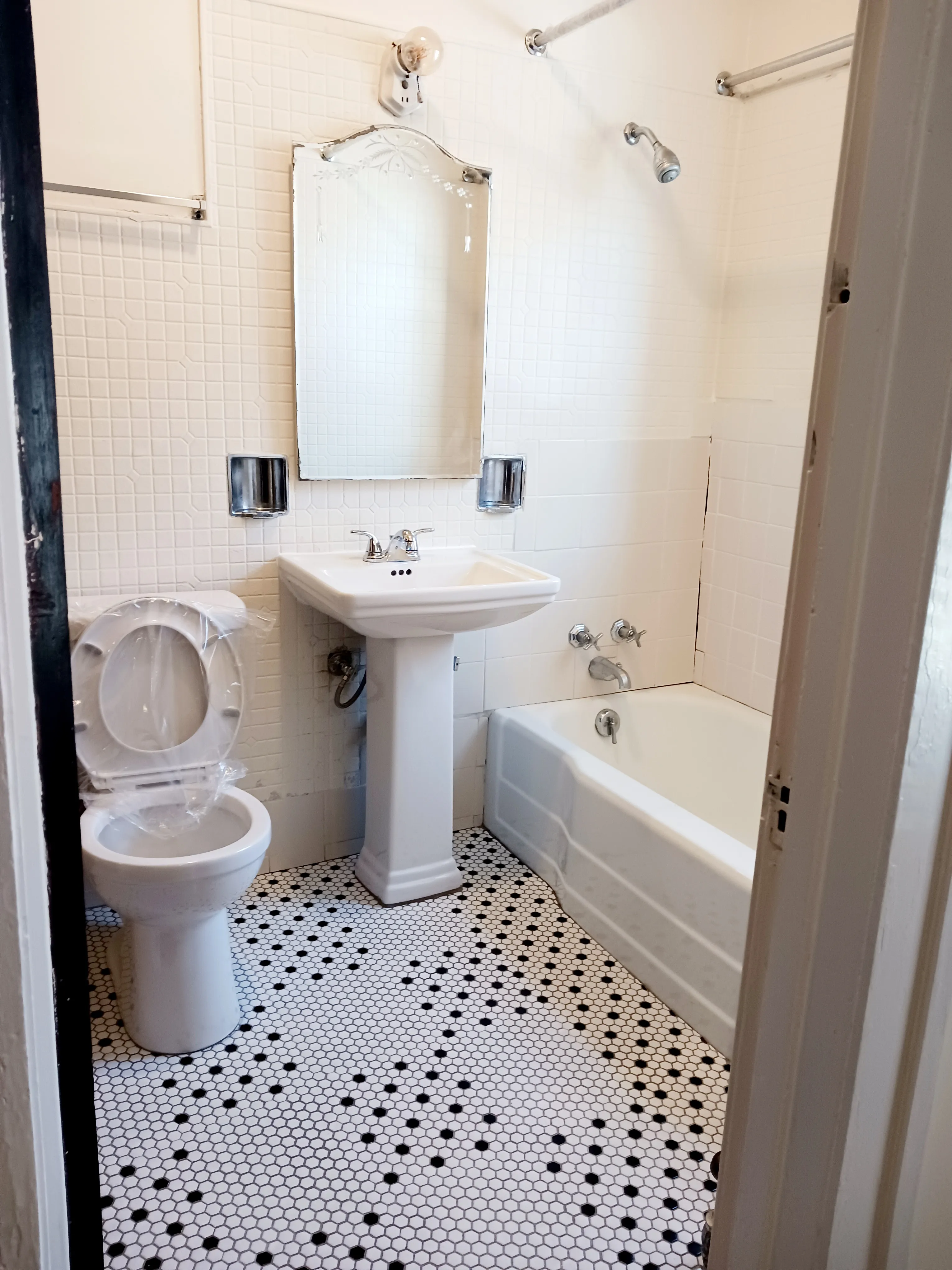 5758 N Winthrop Ave 60660 60660-unit#2-Chicago-IL