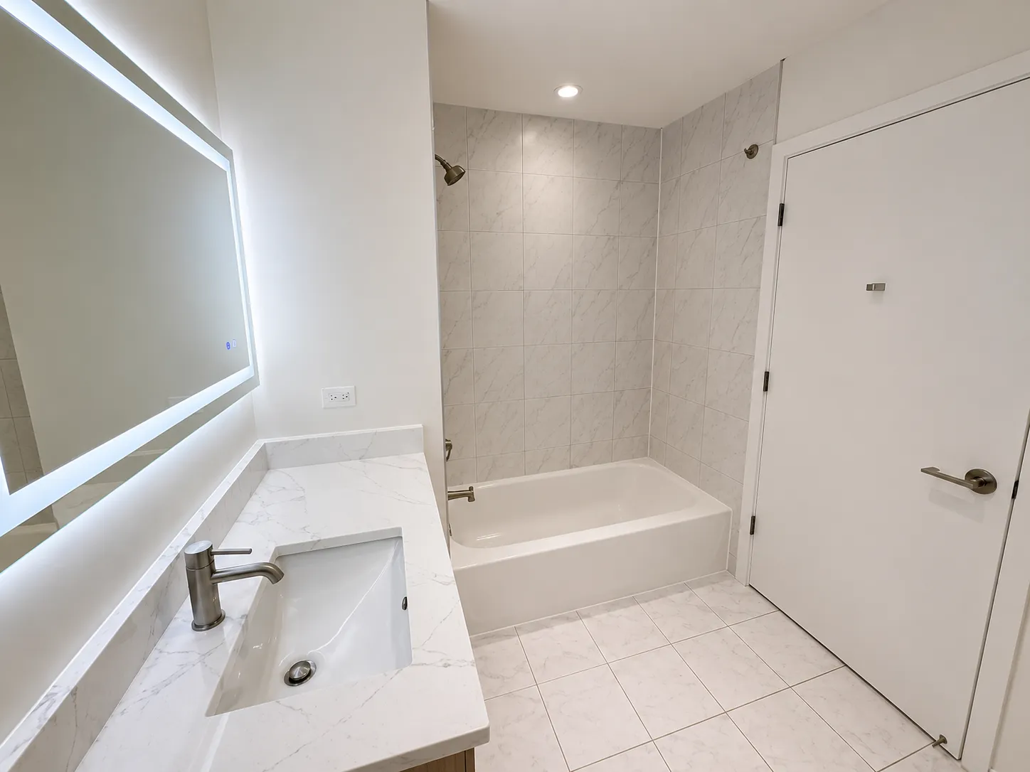 840 W Blackhawk St   60642 60642-unit#205-Chicago-IL