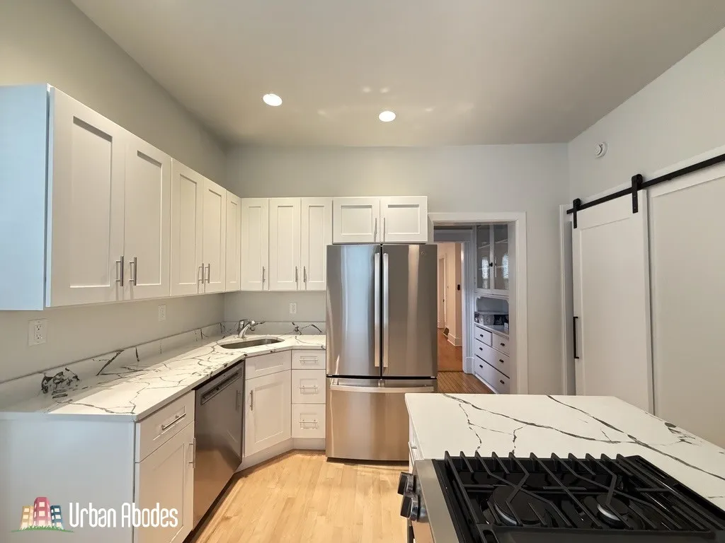 1111 W Roscoe St   60657 60657-unit#2A-Chicago-IL