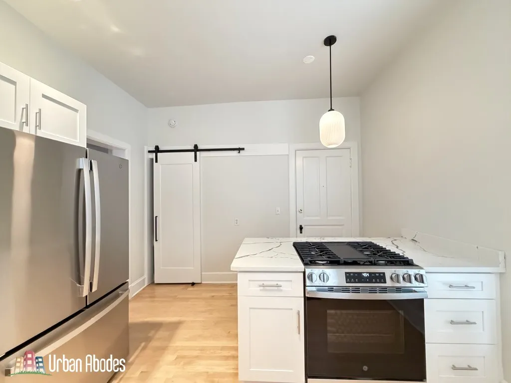 1111 W Roscoe St   60657 60657-unit#2A-Chicago-IL