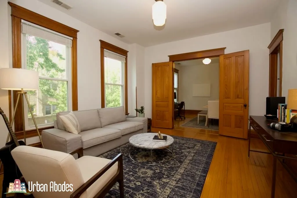 1111 W Roscoe St   60657 60657-unit#2A-Chicago-IL