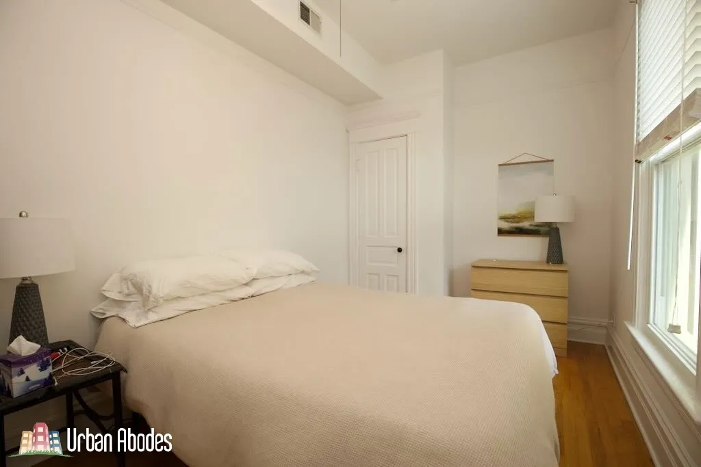 1111 W Roscoe St   60657 60657-unit#2A-Chicago-IL