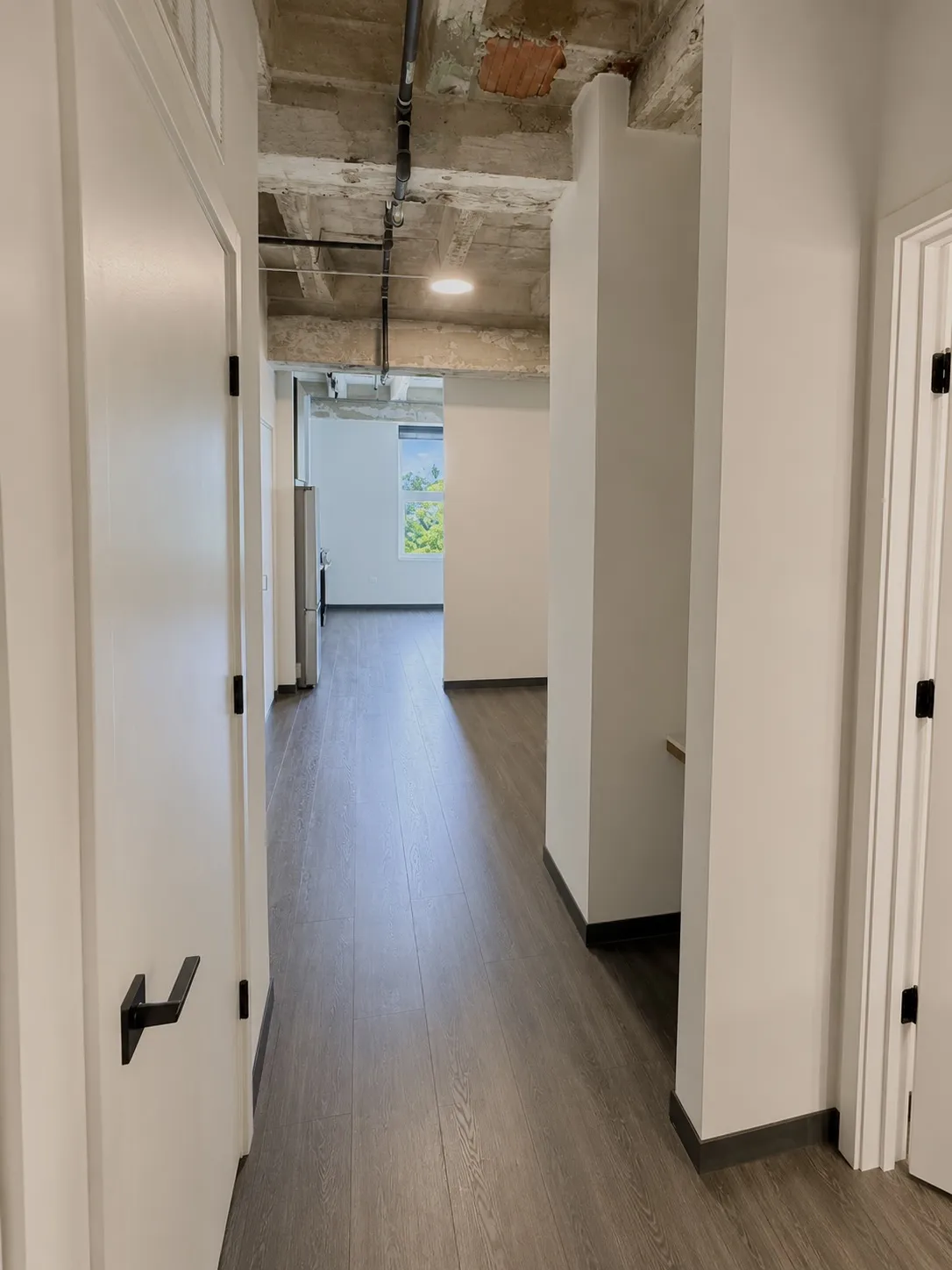 150 N Ashland Ave   60607 60607-unit#617-Chicago-IL