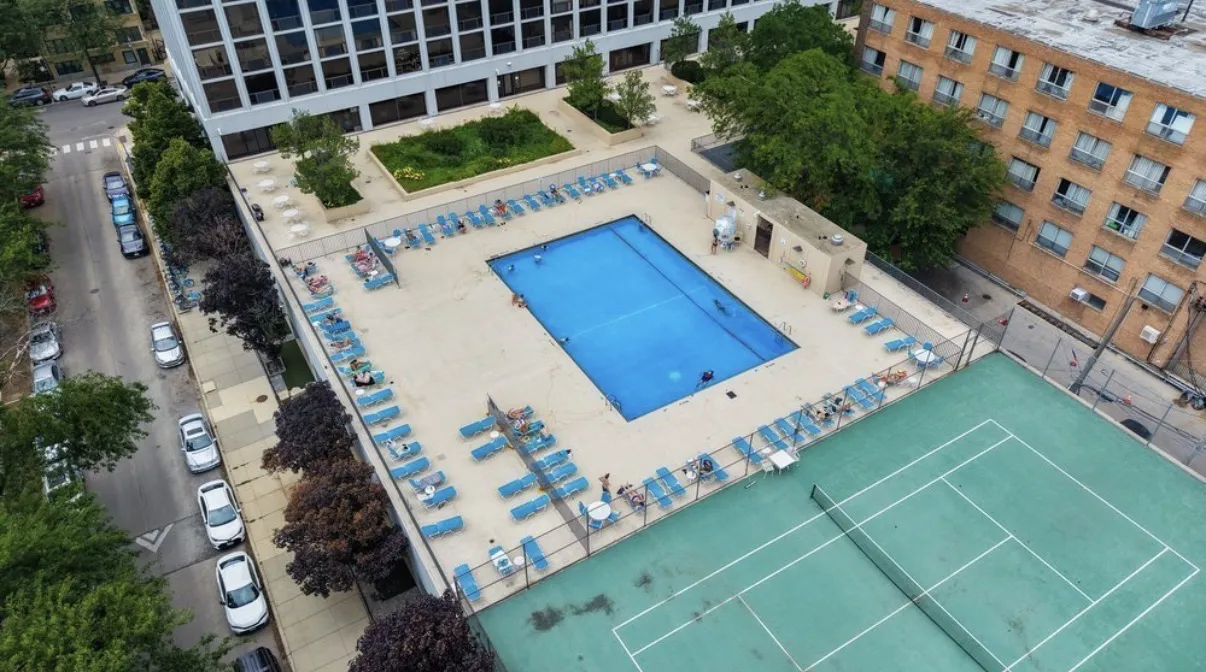 4343 N Clarendon Ave   60613 60613-unit#1812-Chicago-IL