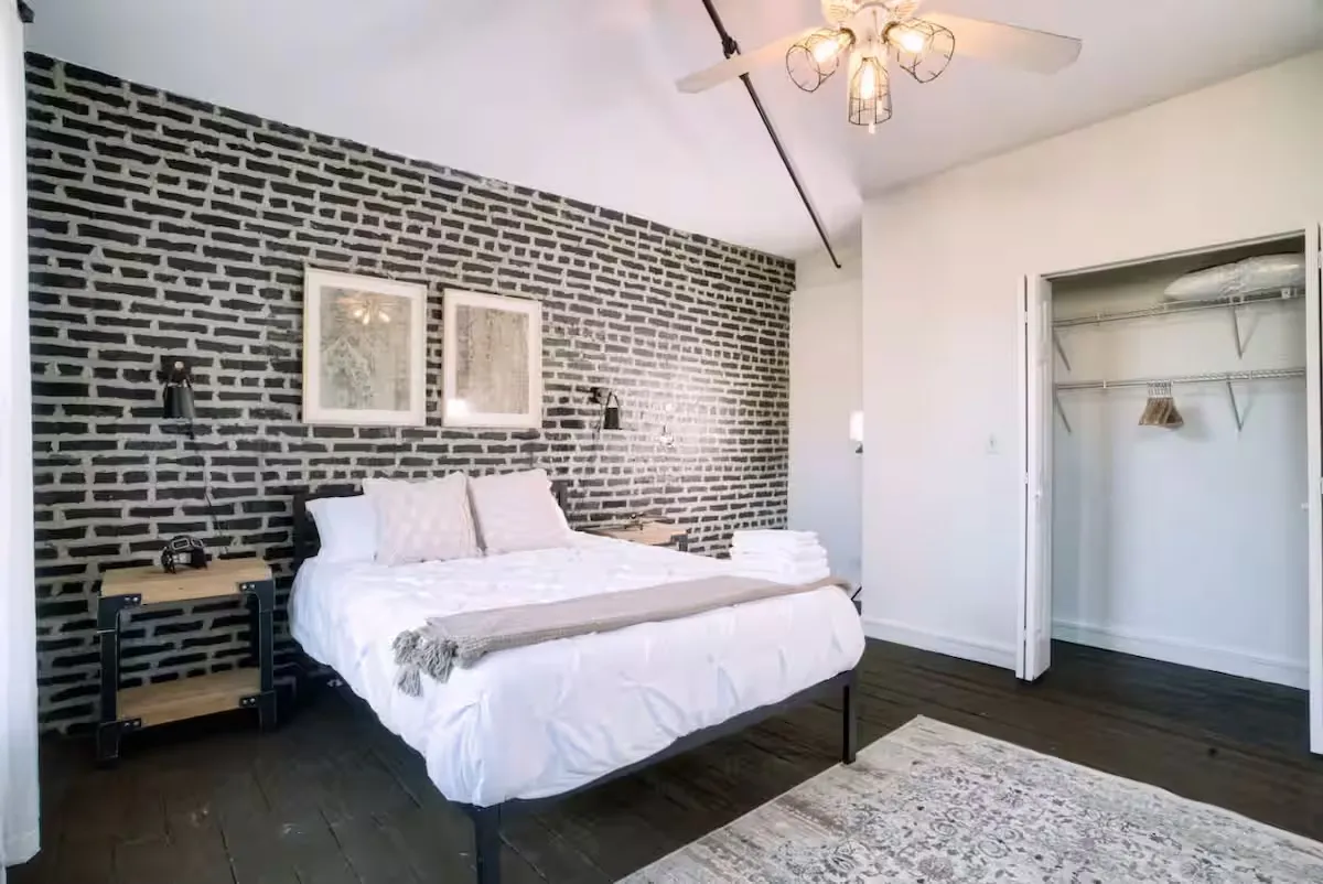 2010 S Wabash Ave   60616 60616-unit#3F-Chicago-IL