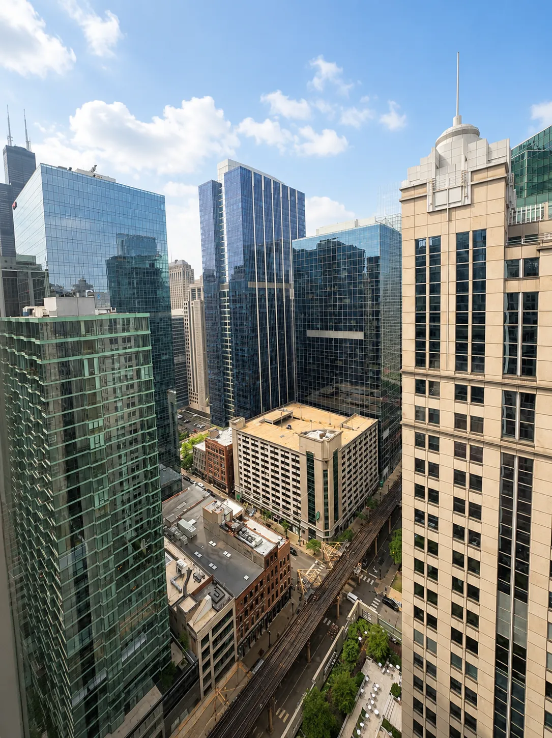 210 N Wells St   60601 60601-unit#2402-Chicago-IL