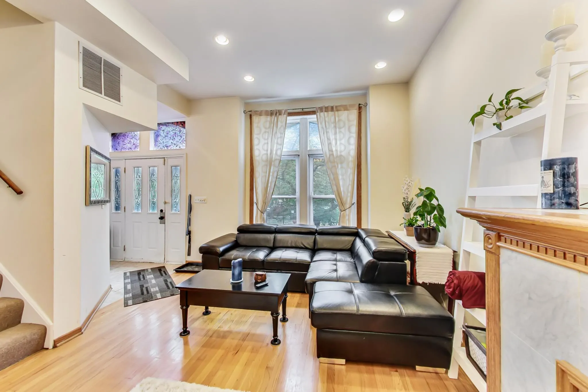 733 N Hoyne Ave 60612 60612-unit#1-Chicago-IL