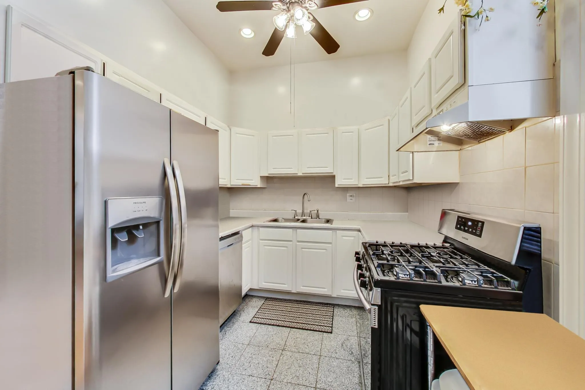 733 N Hoyne Ave 60612 60612-unit#1-Chicago-IL