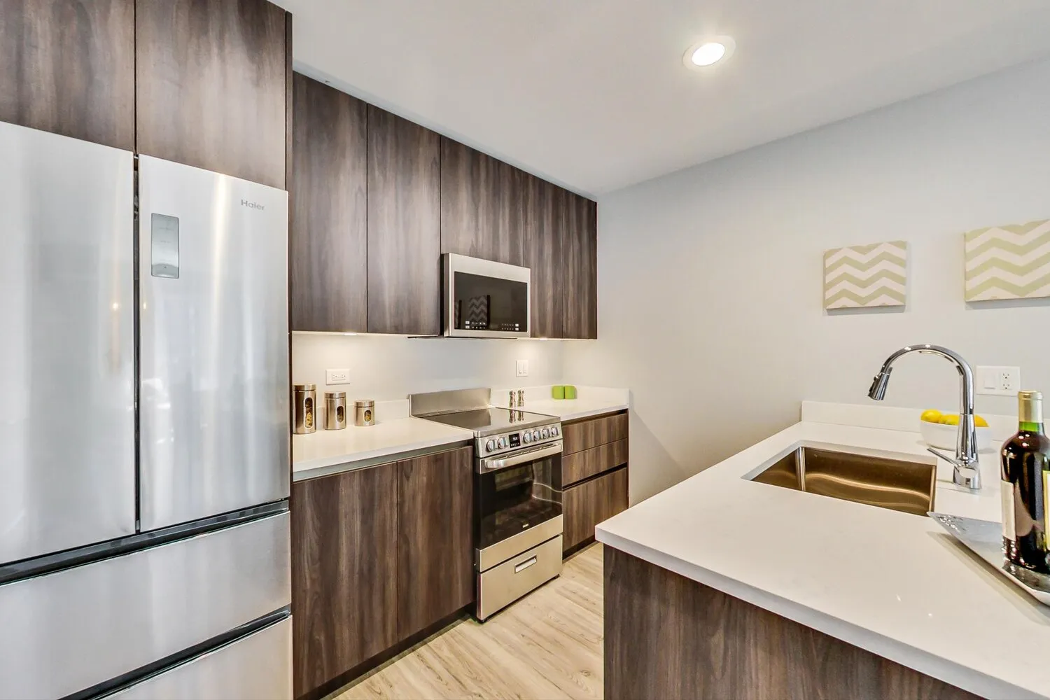 300 W Division St 60610 60610-unit#402-Chicago-IL