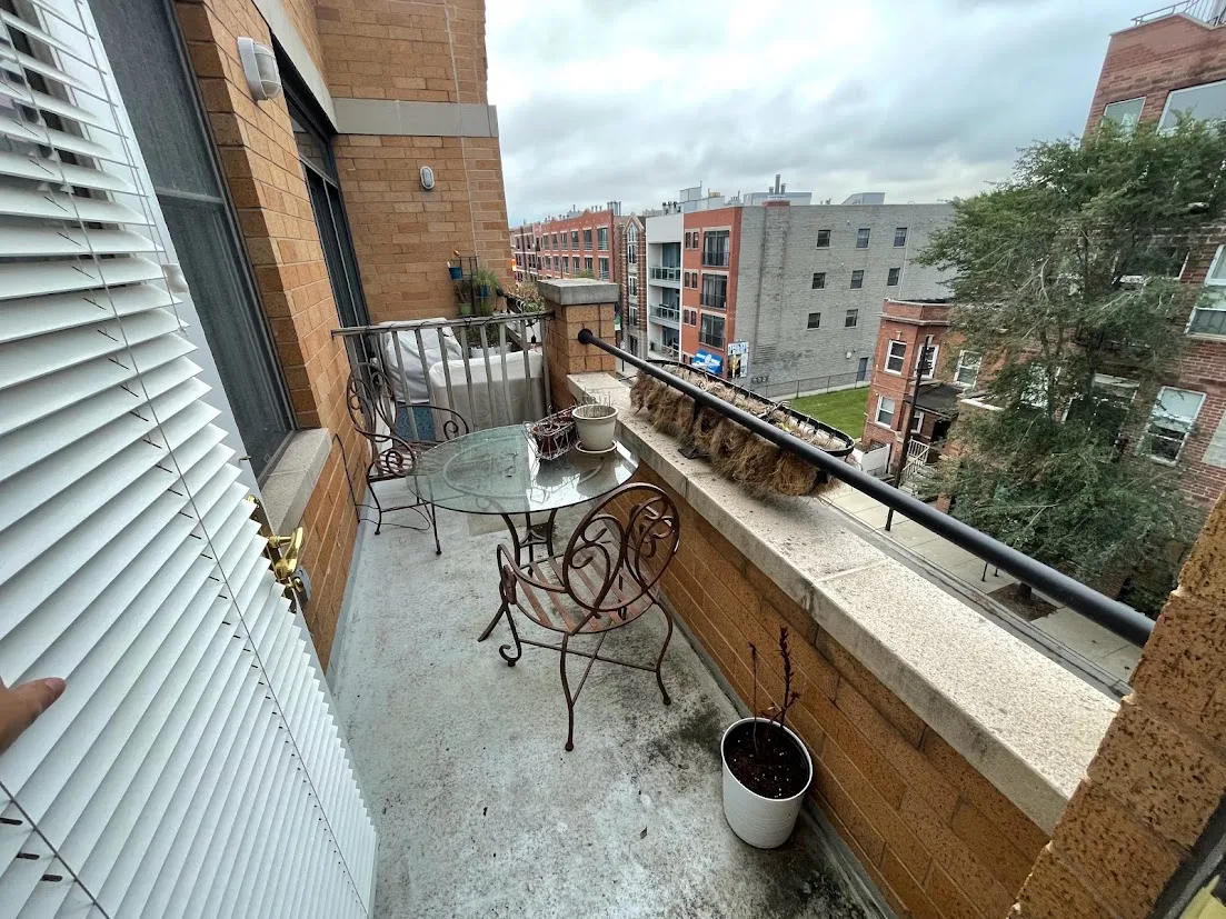 2040 W Belmont Ave 60618 60618-unit#404-Chicago-IL