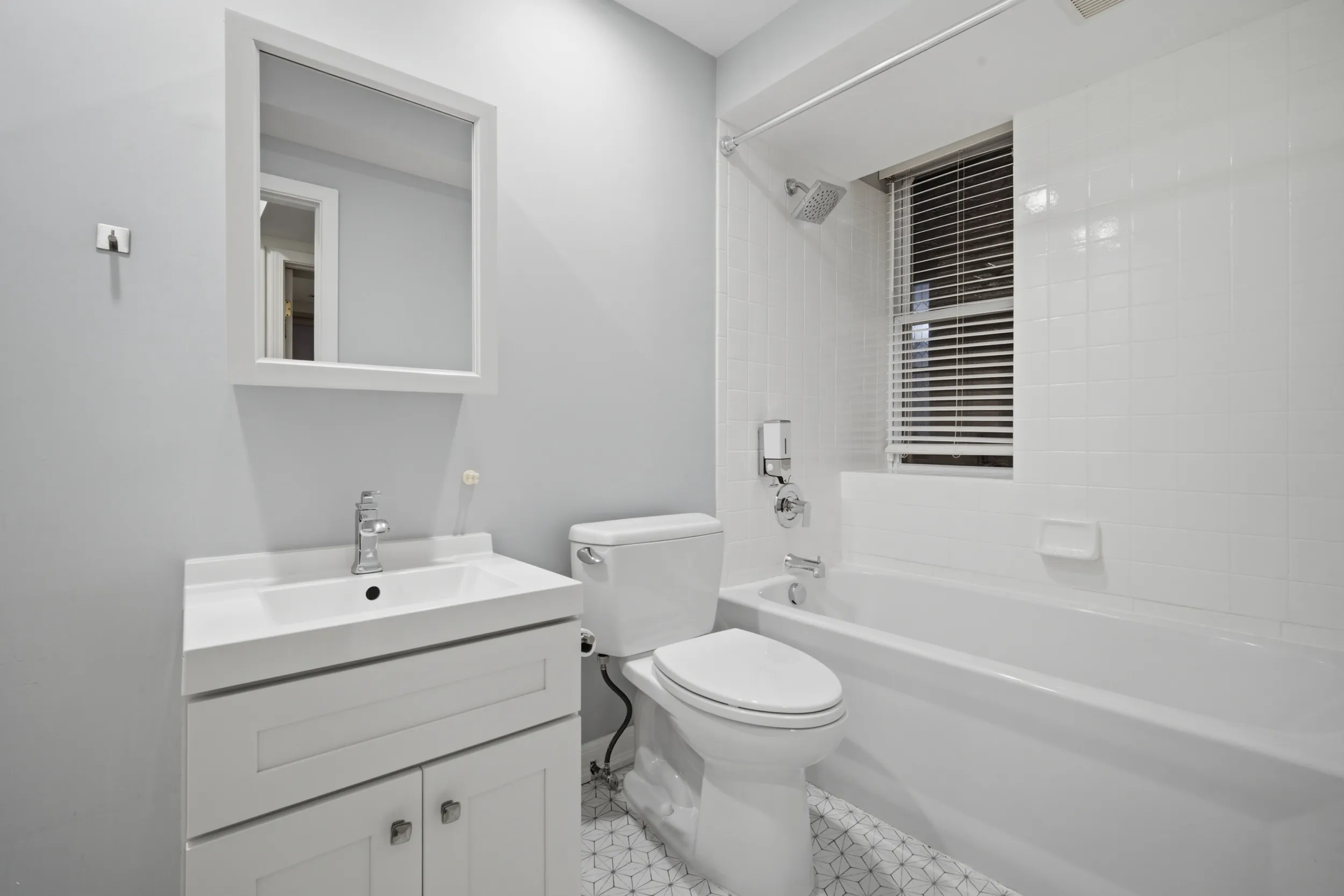 626 W Buckingham Pl   60657 60657-unit#1E-Chicago-IL
