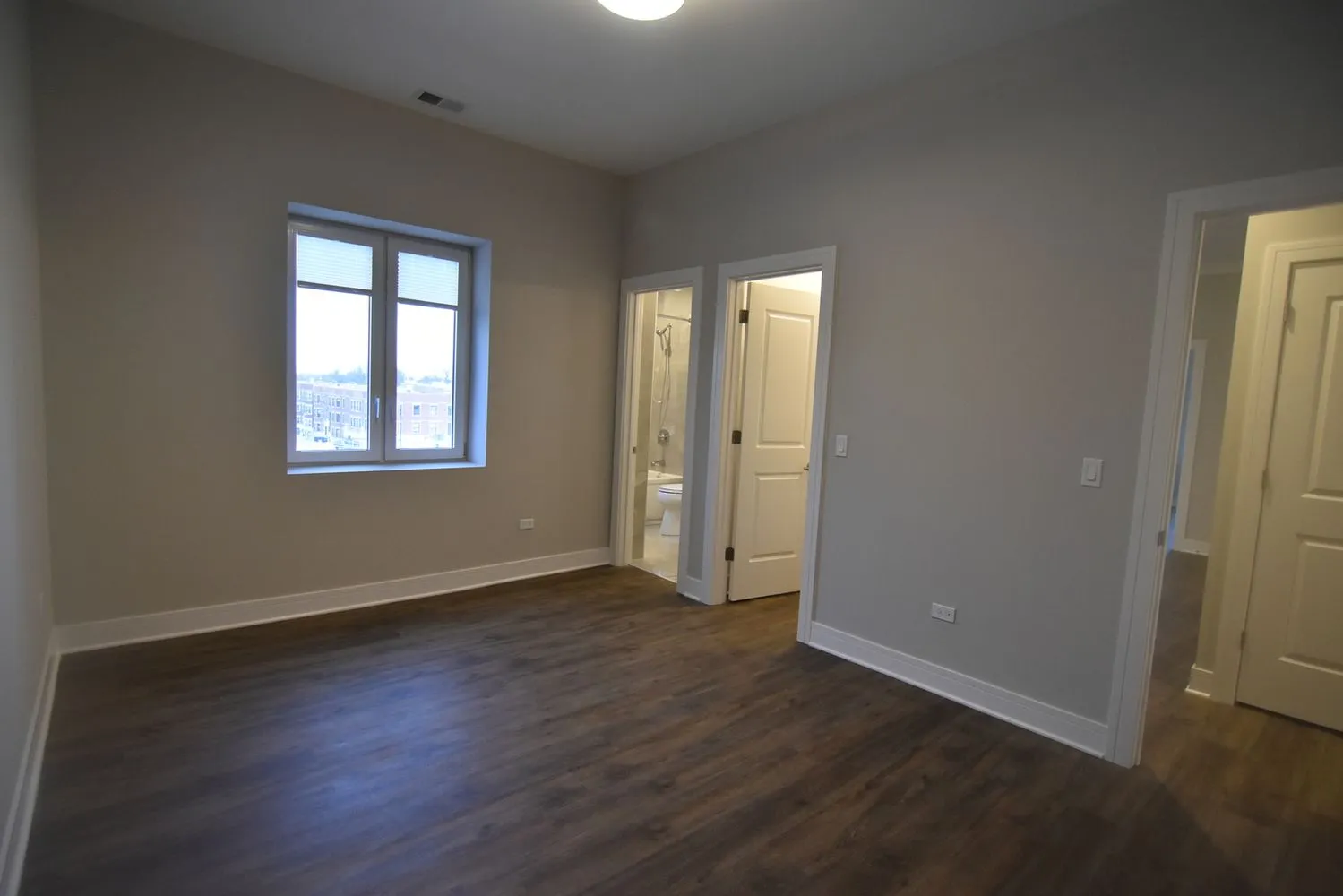 927 W Irving Park Rd   60613 60613-unit#405-Chicago-IL