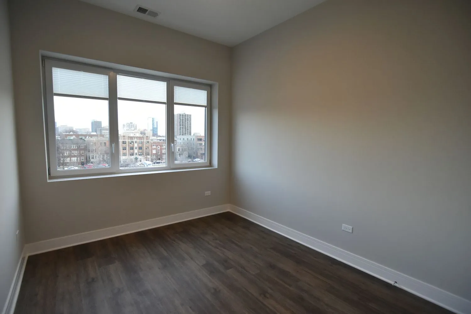 927 W Irving Park Rd   60613 60613-unit#405-Chicago-IL