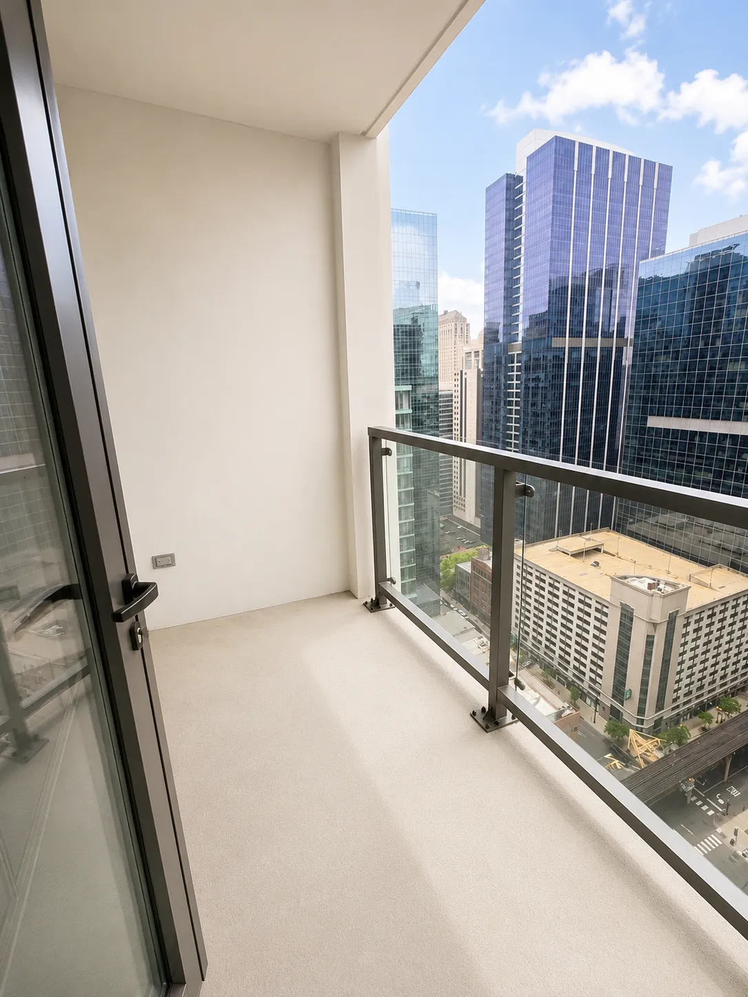 210 N Wells St   60601 60601-unit#2402-Chicago-IL