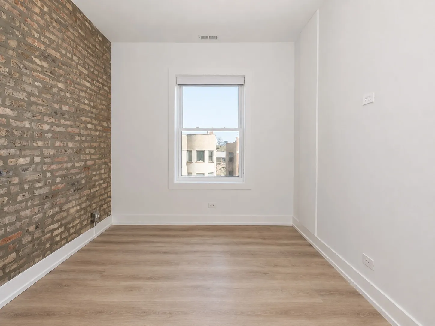 1037 W Byron St   60613 60613-unit#2-Chicago-IL