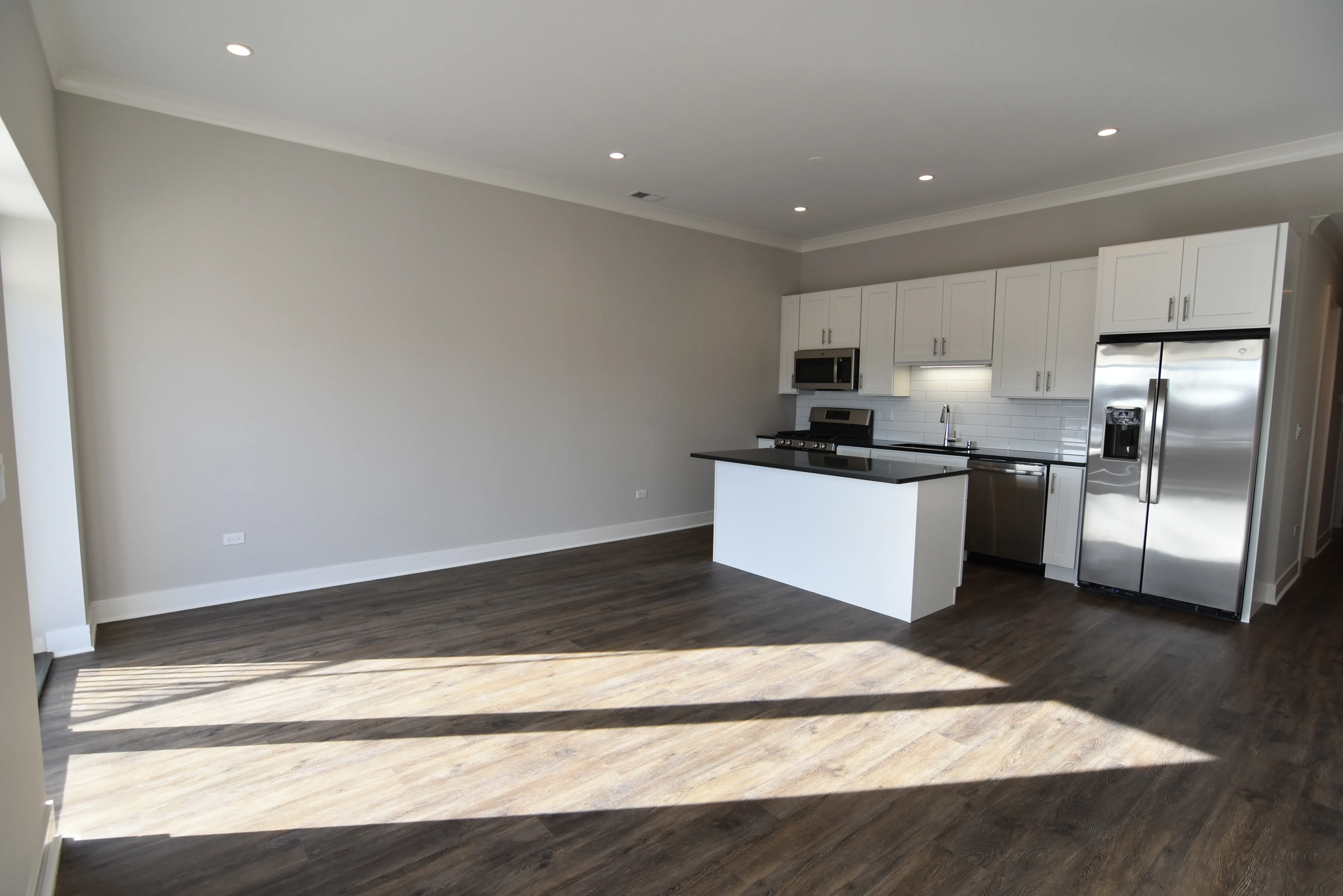 927 W Irving Park Rd 60613 60613-unit#504-Chicago-IL