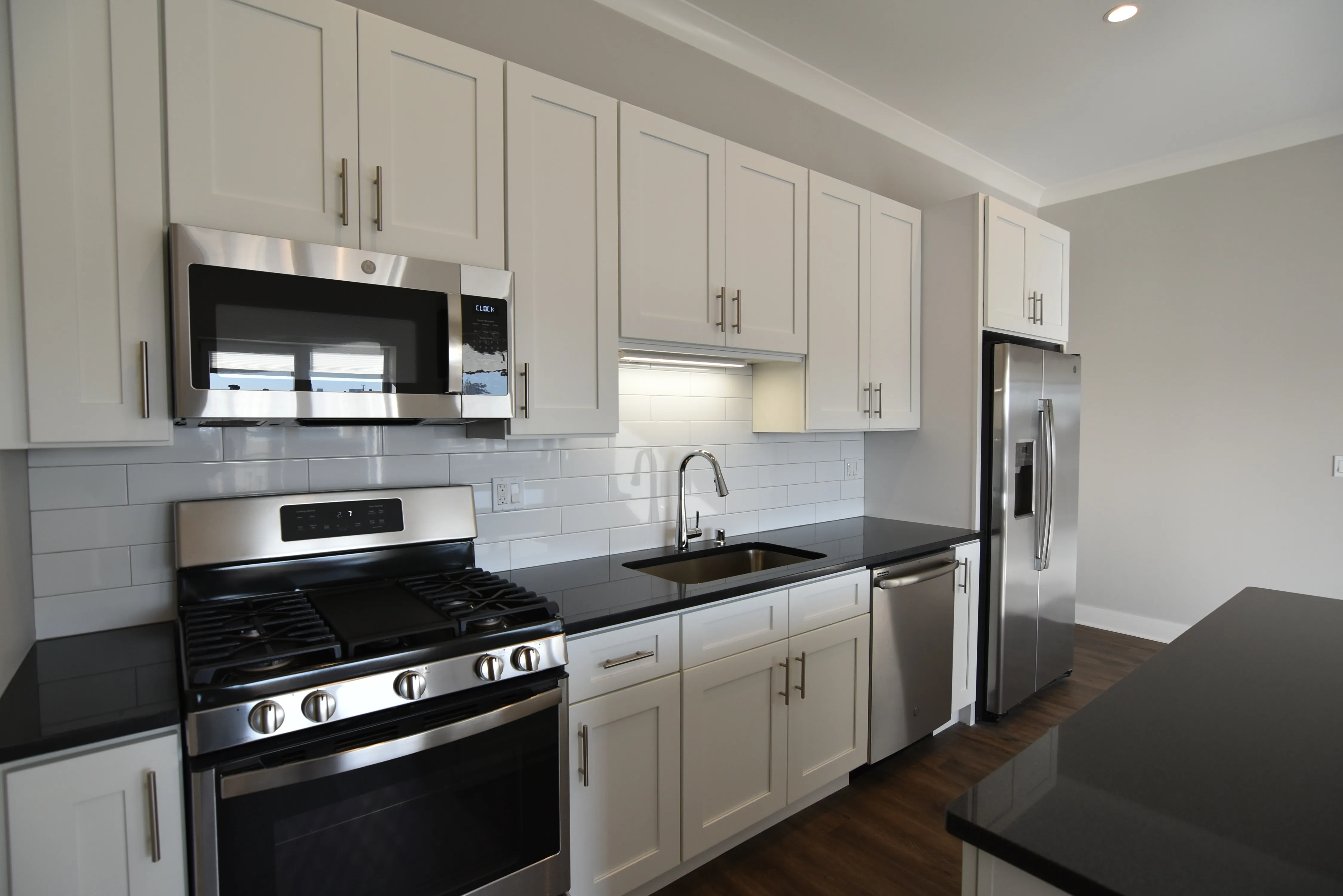 927 W Irving Park Rd   60613 60613-unit#504-Chicago-IL