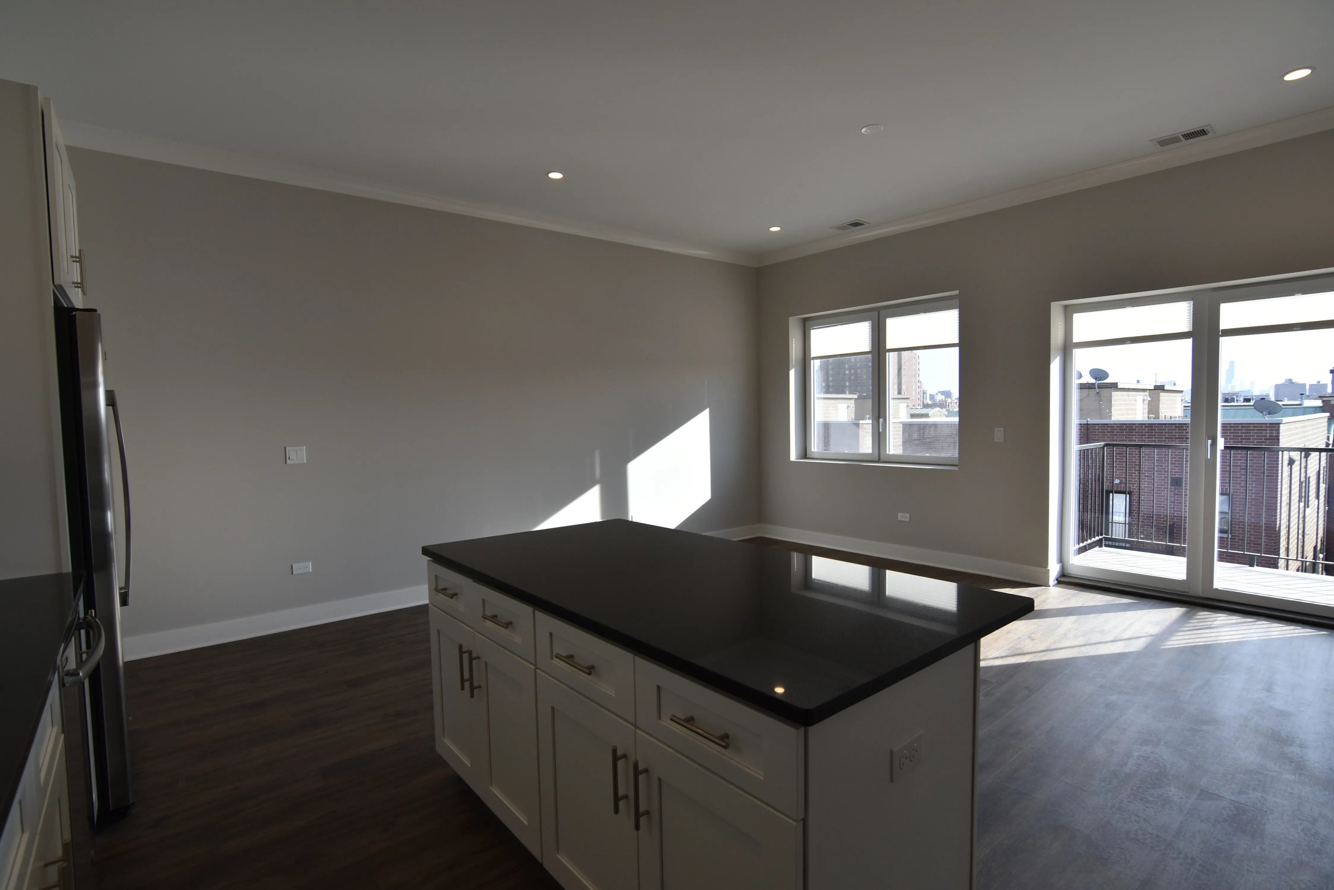 927 W Irving Park Rd   60613 60613-unit#504-Chicago-IL