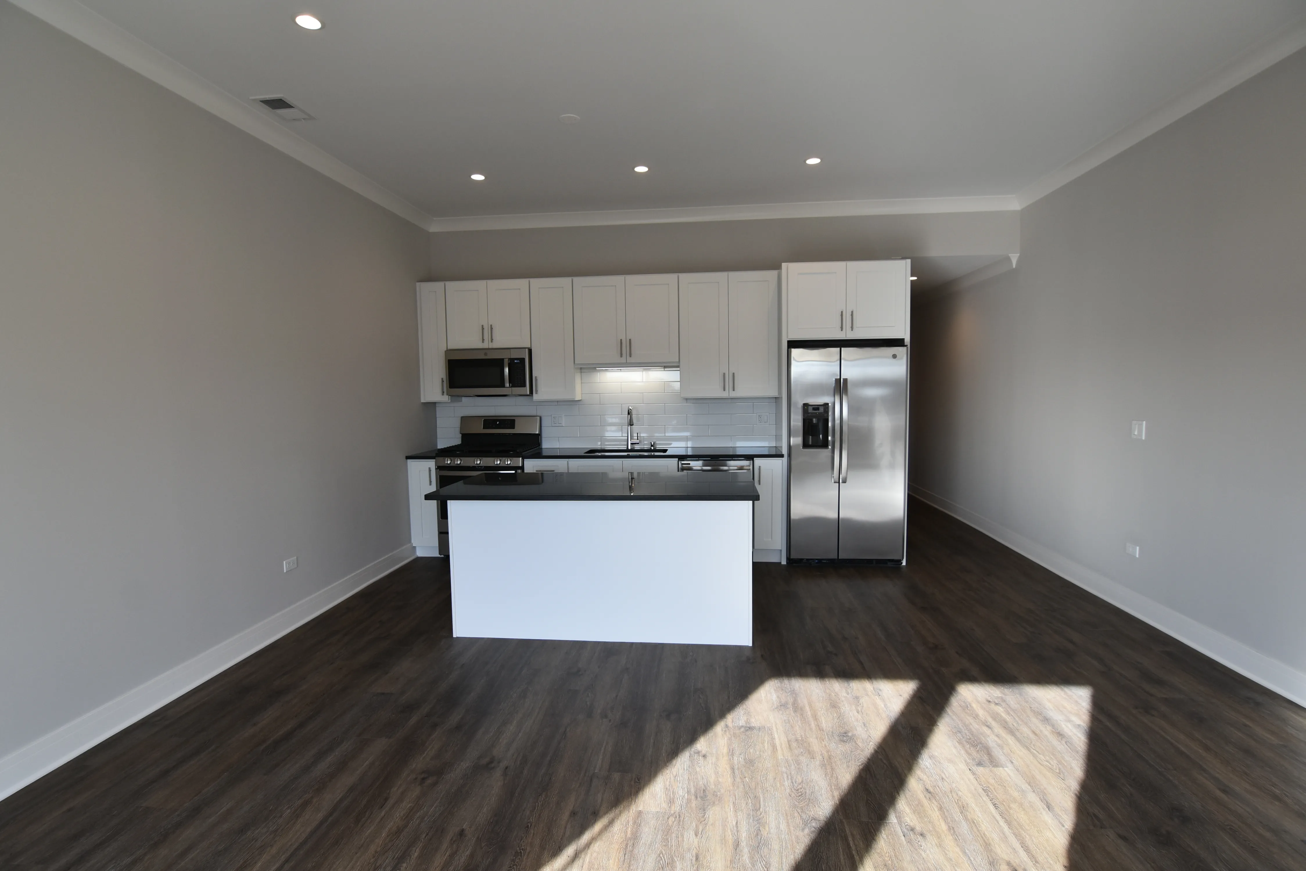 927 W Irving Park Rd   60613 60613-unit#504-Chicago-IL