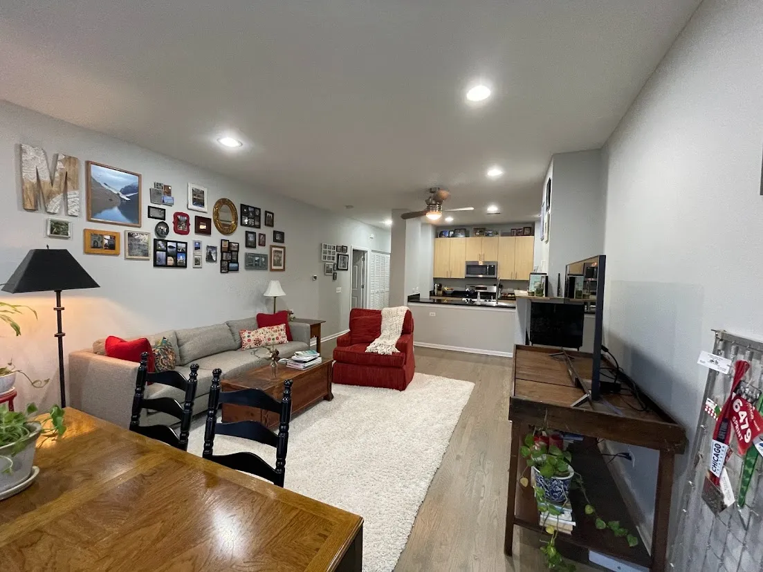 2040 W Belmont Ave 60618 60618-unit#404-Chicago-IL