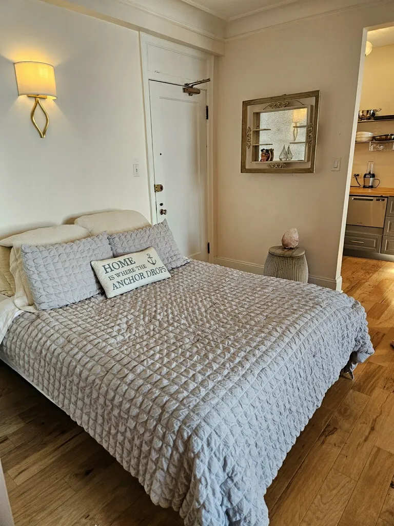 1205 W Sherwin Ave 60626 60626-Sherwin on the Lake-unit#614-Chicago-IL